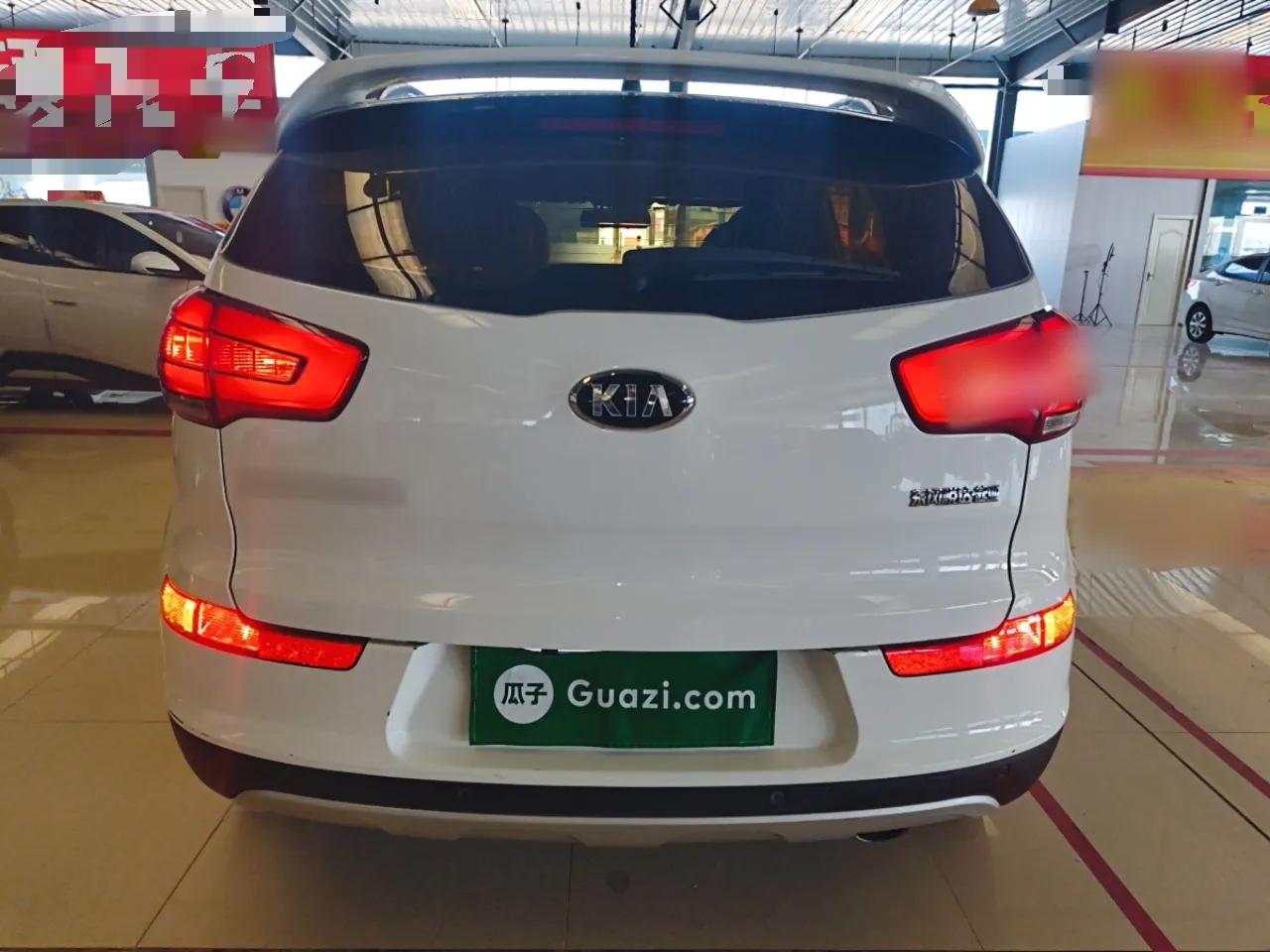 Kia Sportage R 2016 2.0L Automatic Two-Wheel Drive GL — миниатюра 3