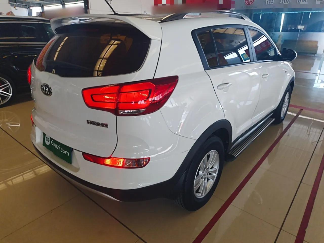 Kia Sportage R 2016 2.0L Automatic Two-Wheel Drive GL — миниатюра 4