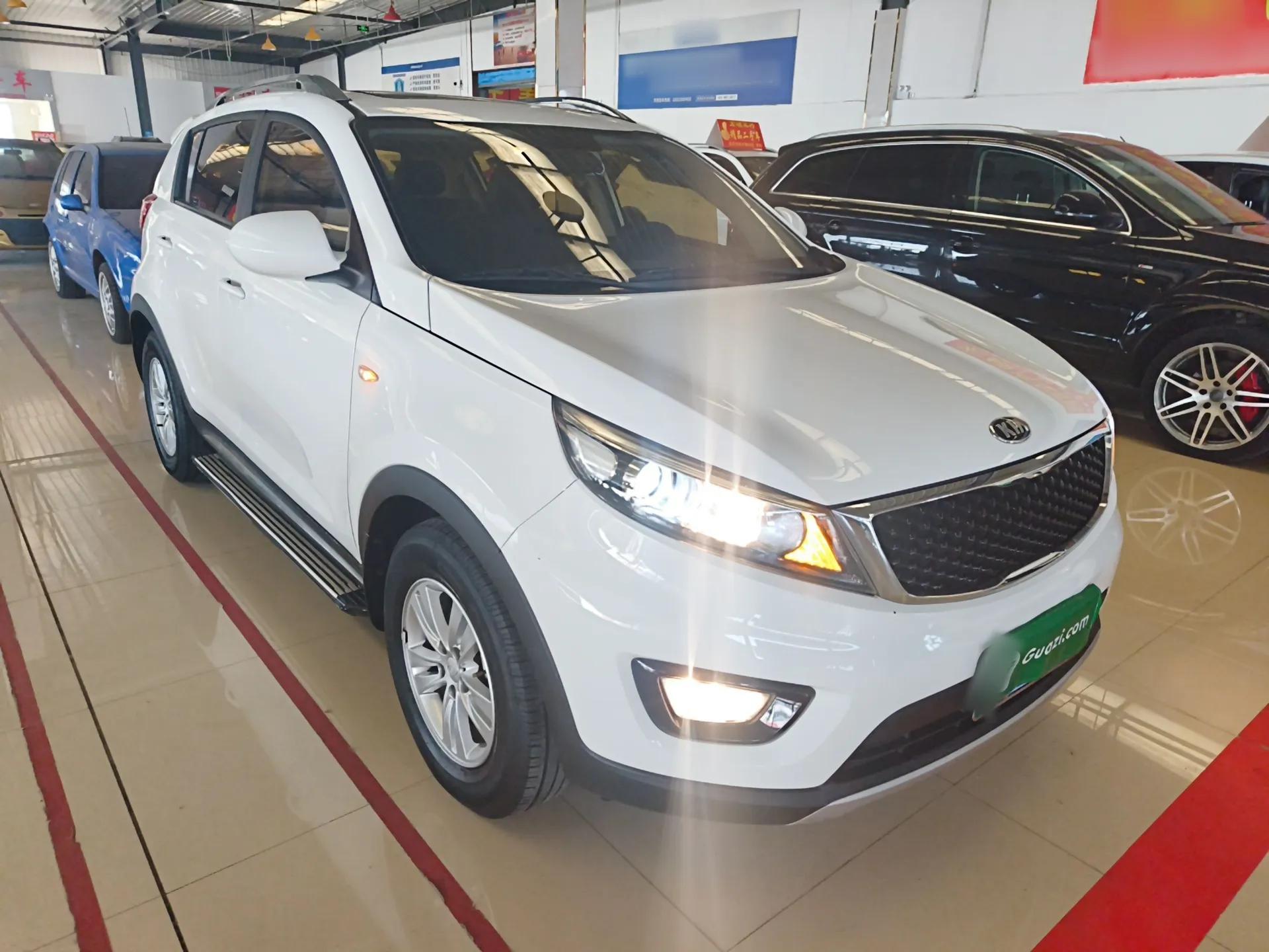Kia Sportage R 2016 2.0L Automatic Two-Wheel Drive GL — миниатюра 6