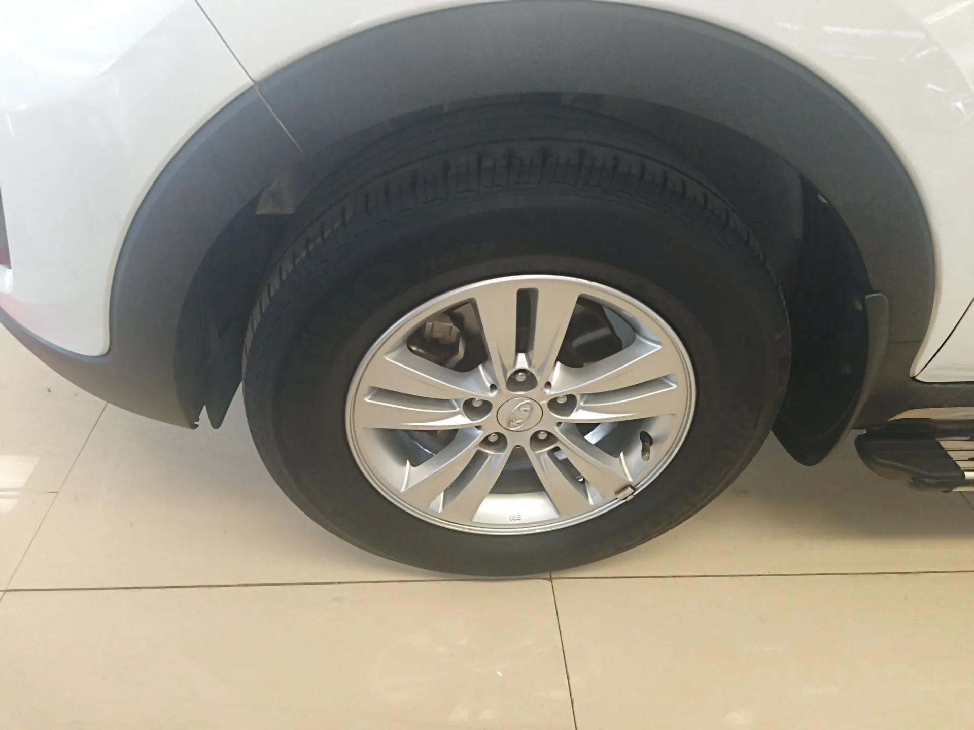 Kia Sportage R 2016 2.0L Automatic Two-Wheel Drive GL — миниатюра 9