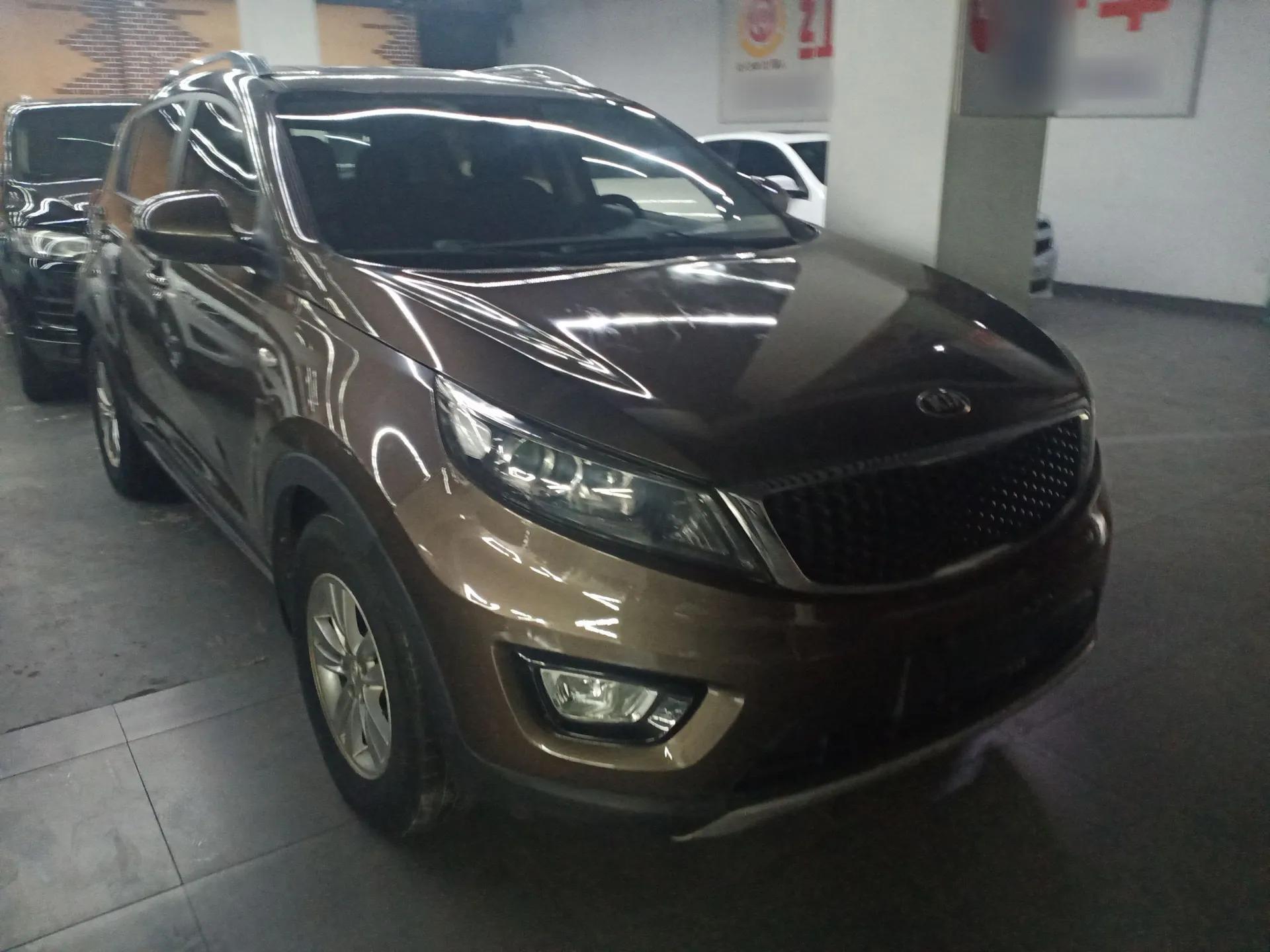 Kia Sportage R 2016 2.0L Automatic Two-Wheel Drive GL — миниатюра 3