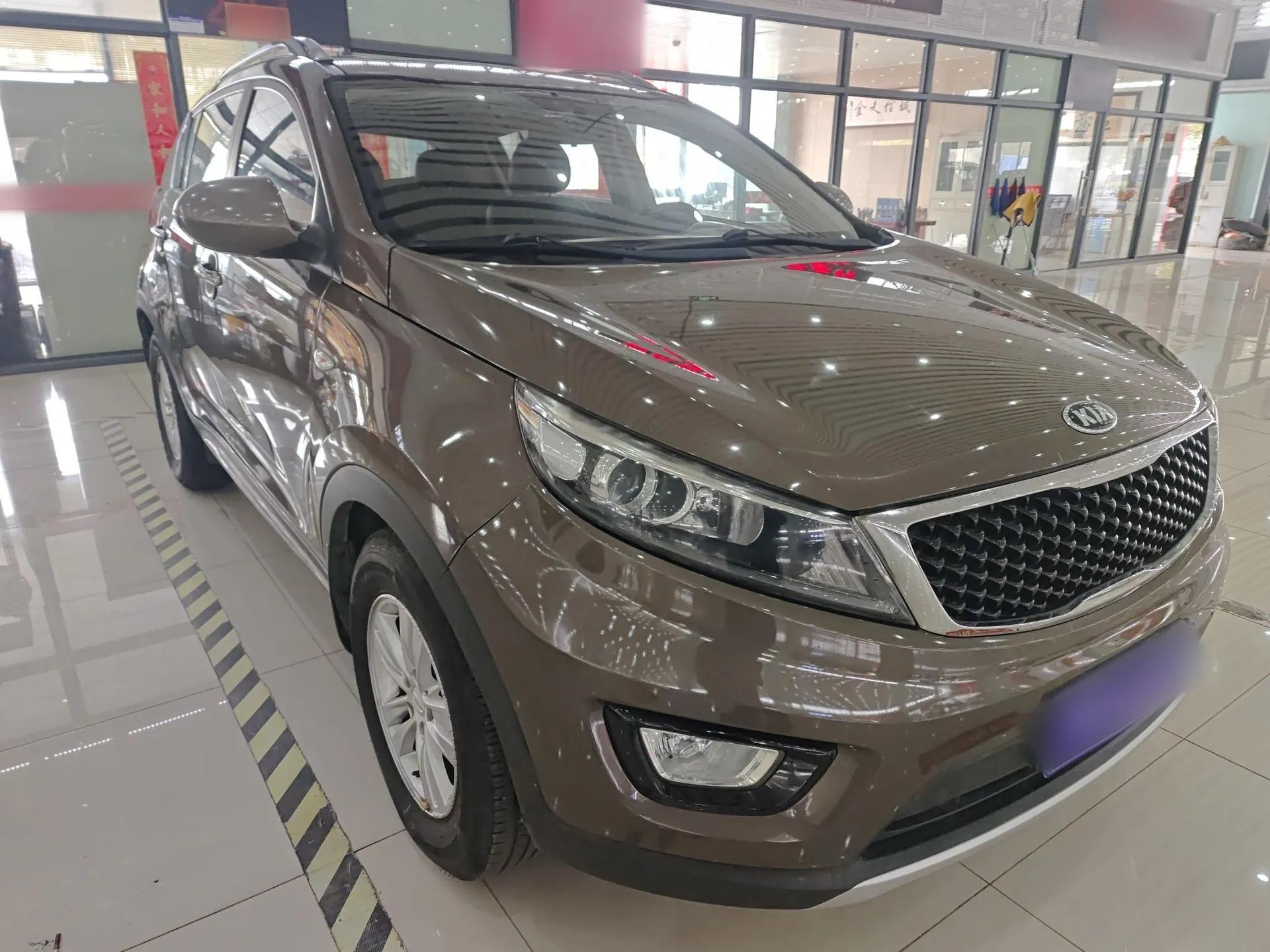 Kia Sportage R 2015 2.0L Automatic Two-Wheel Drive GL — миниатюра 3