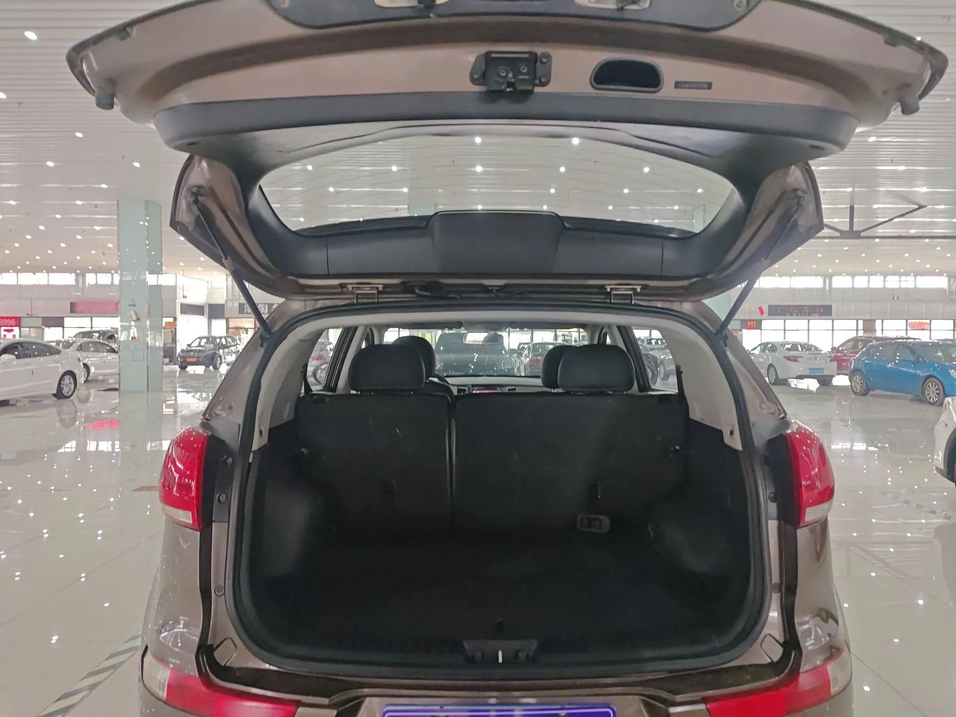 Kia Sportage R 2015 2.0L Automatic Two-Wheel Drive GL — миниатюра 22