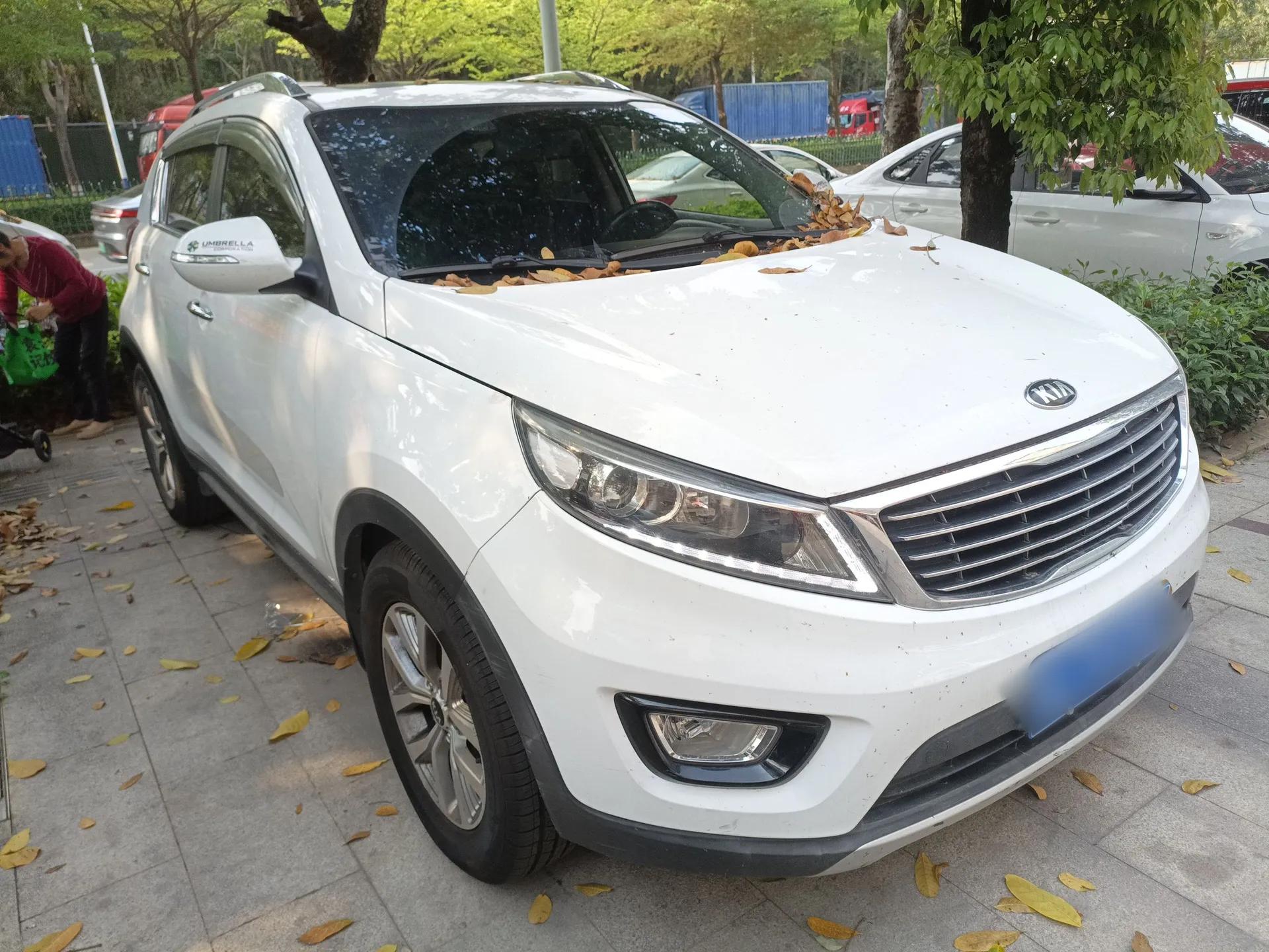 Kia Sportage R 2015 2.0L Automatic Two-Wheel Drive GLS — миниатюра 3