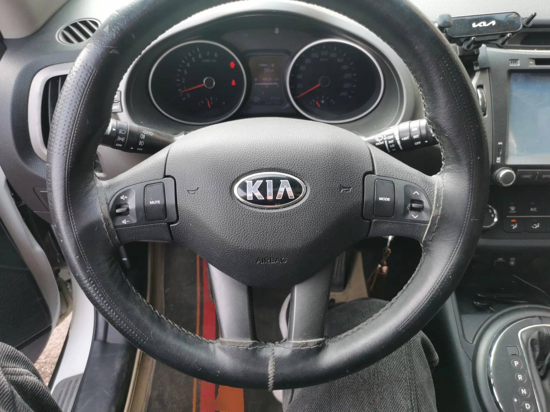 Kia Sportage R 2015 2.0L Automatic Two-Wheel Drive GL — миниатюра 14
