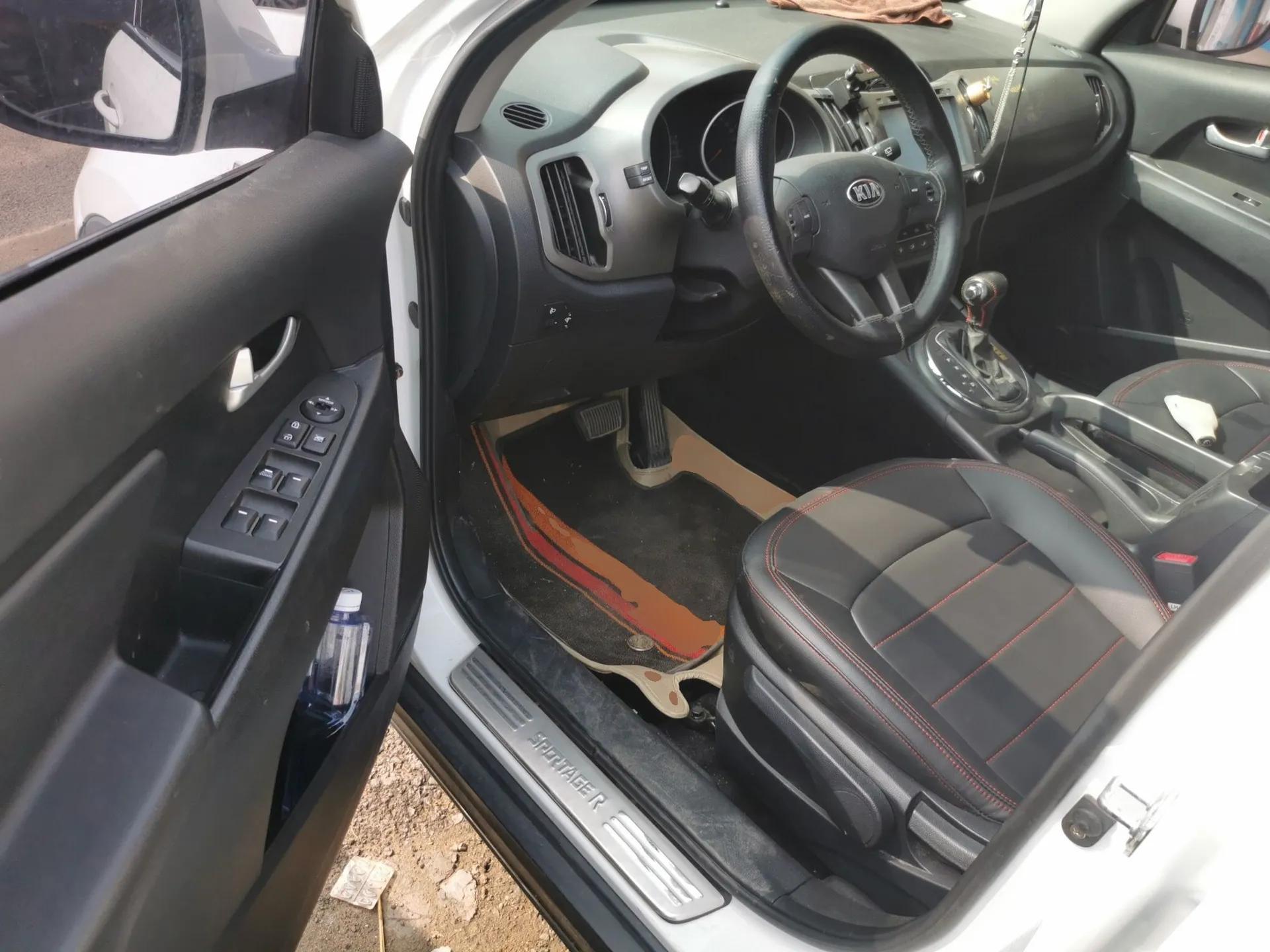 Kia Sportage R 2015 2.0L Automatic Two-Wheel Drive GL — миниатюра 18