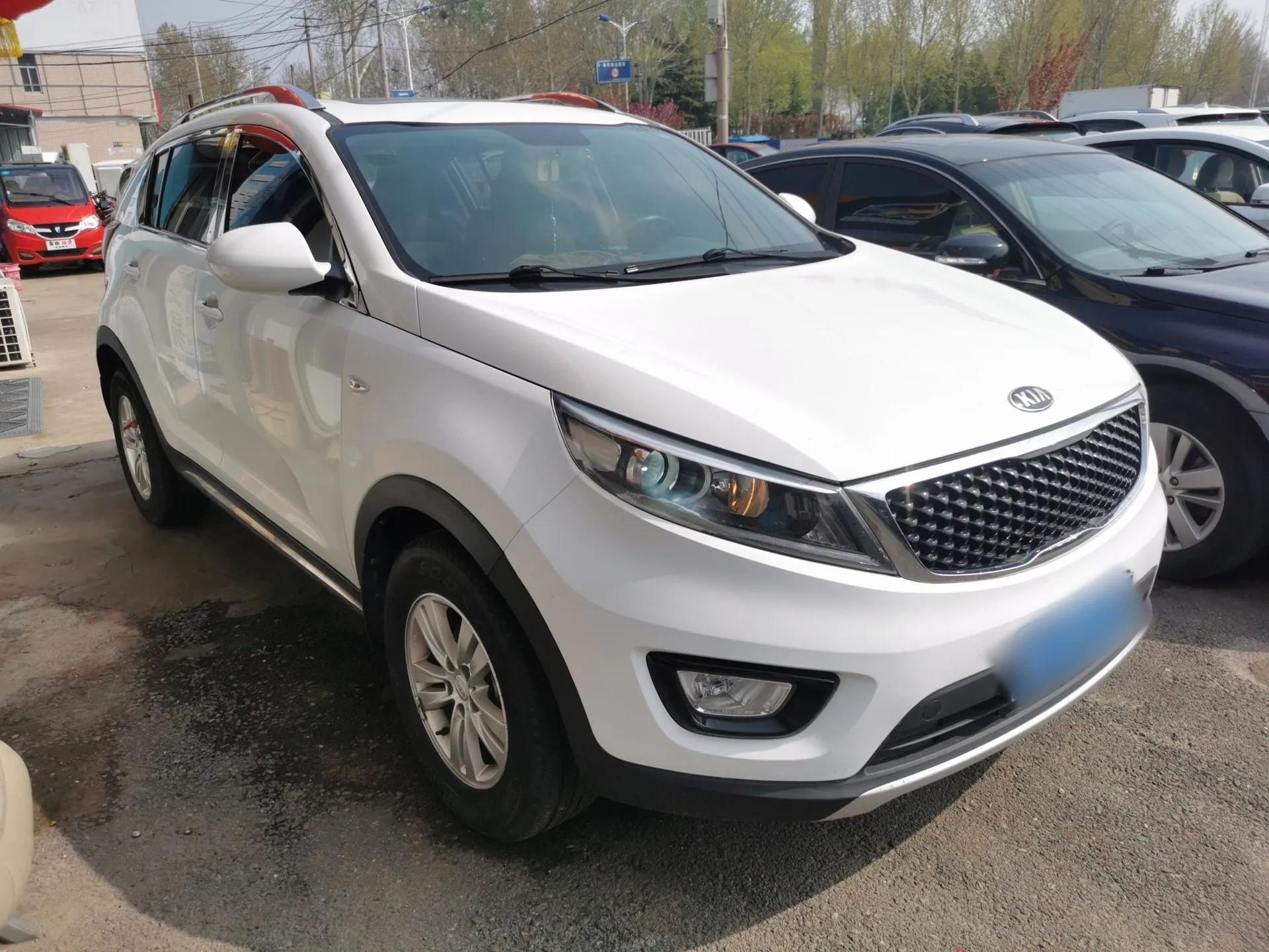 Kia Sportage R 2015 2.0L Automatic Two-Wheel Drive GL — миниатюра 3