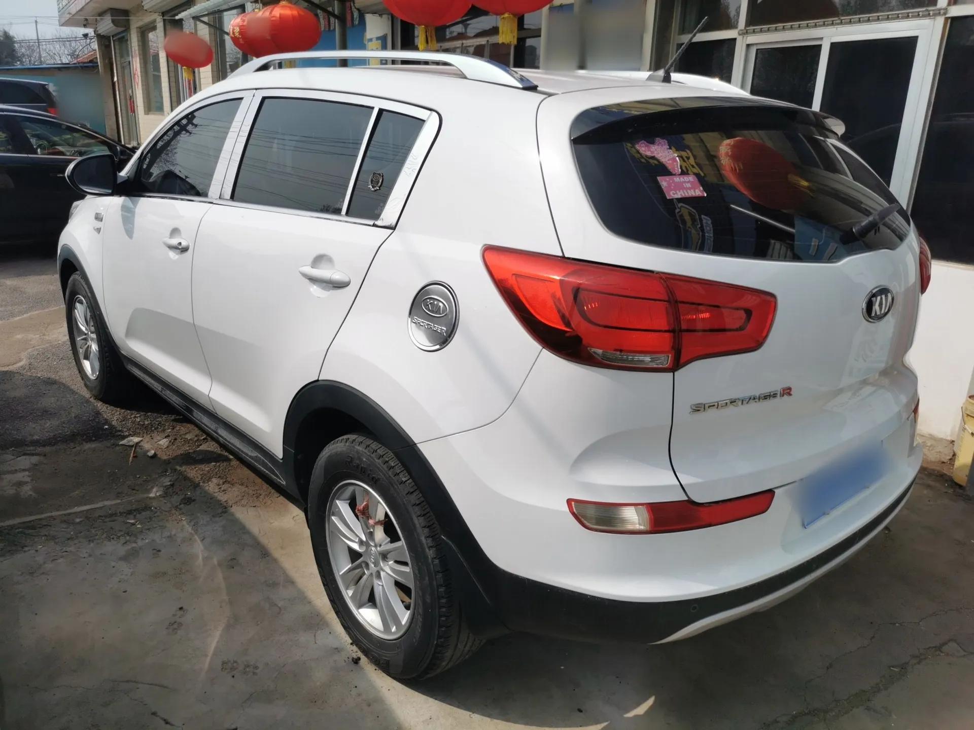 Kia Sportage R 2015 2.0L Automatic Two-Wheel Drive GL — миниатюра 4