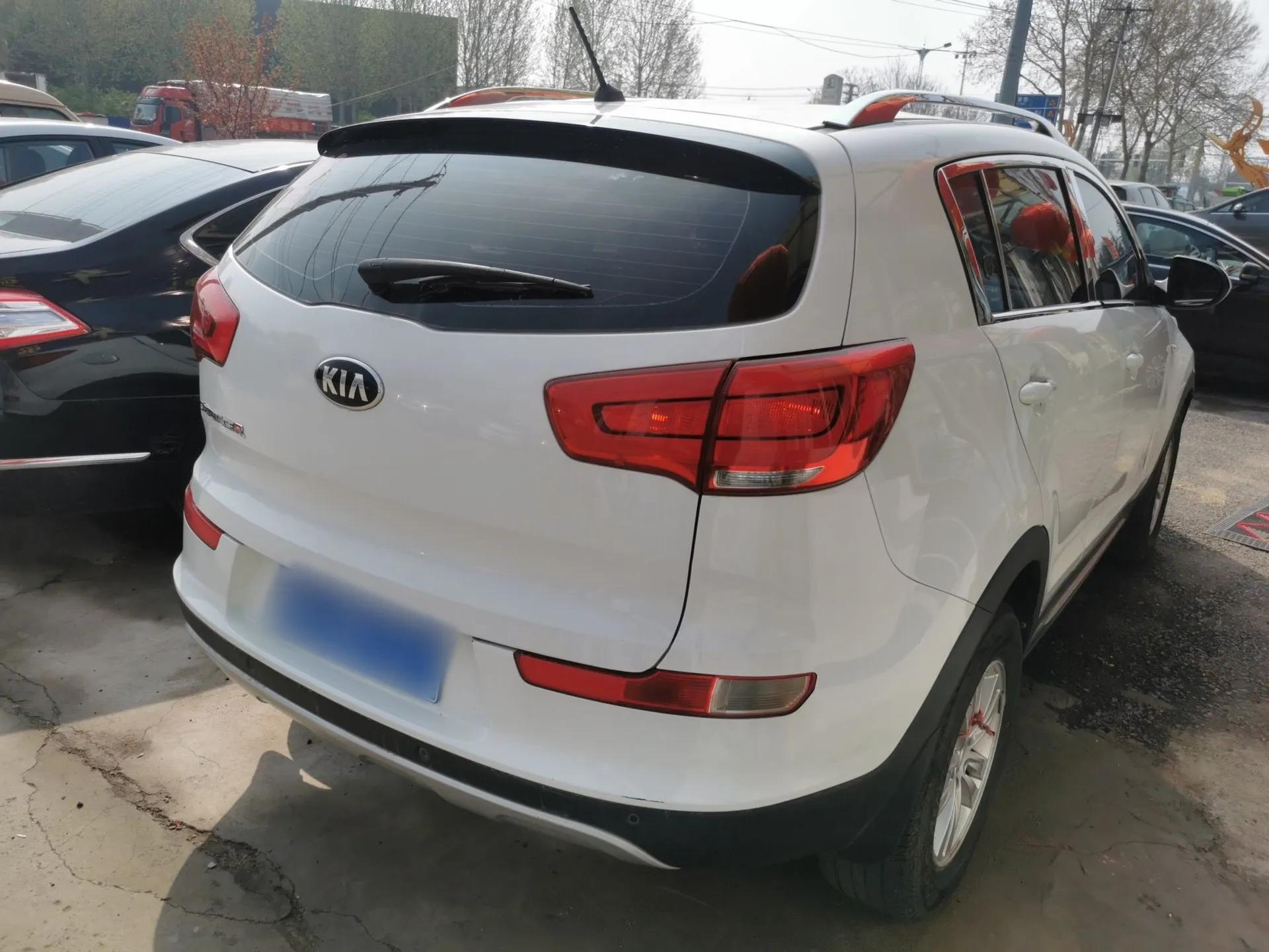 Kia Sportage R 2015 2.0L Automatic Two-Wheel Drive GL — миниатюра 6