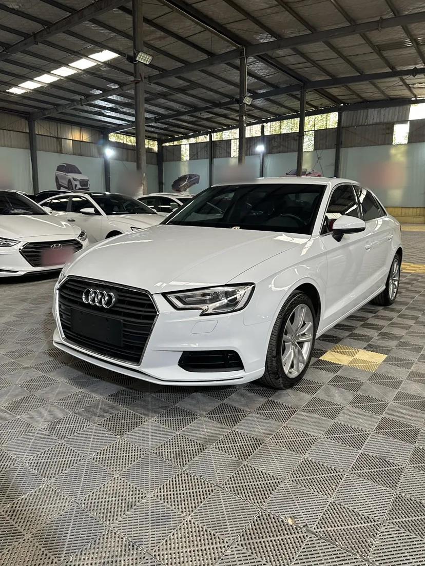 Audi A3 2018 30th Anniversary Edition Limousine 35 TFSI Ambition Model — миниатюра 1