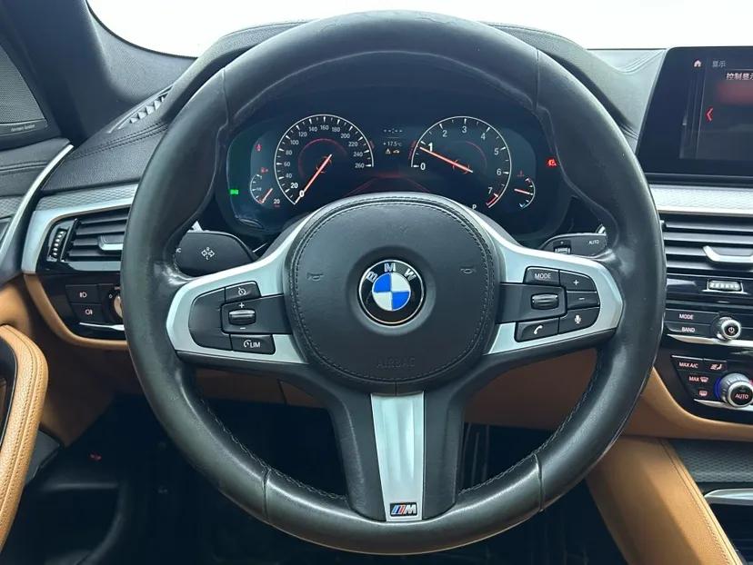 BMW 5 Series 2019 525i M Sport Package — миниатюра 11