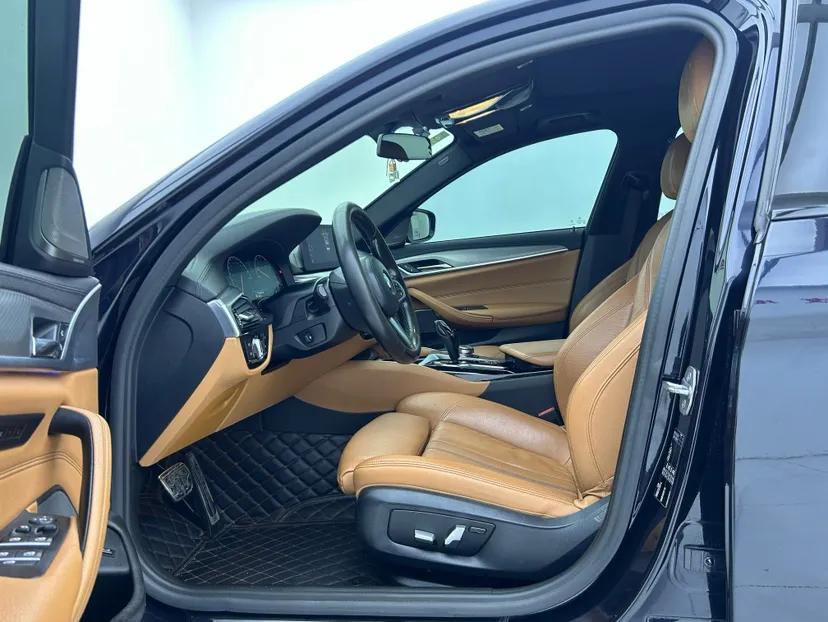 BMW 5 Series 2019 525i M Sport Package — миниатюра 15