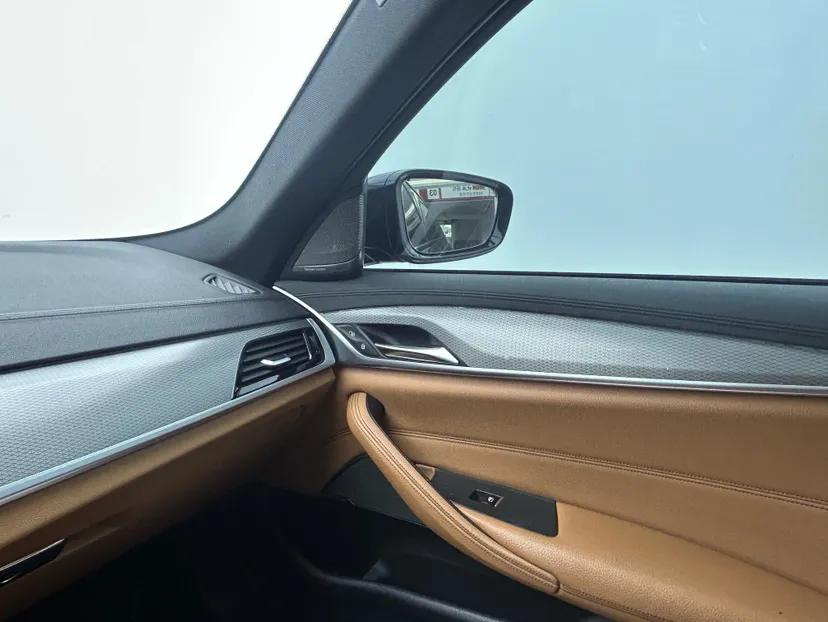 BMW 5 Series 2019 525i M Sport Package — миниатюра 20