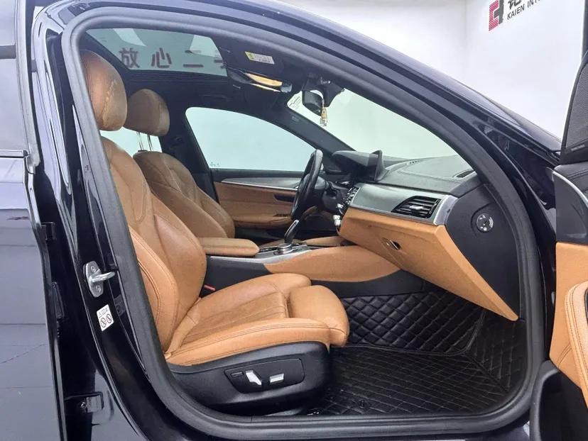 BMW 5 Series 2019 525i M Sport Package — миниатюра 25