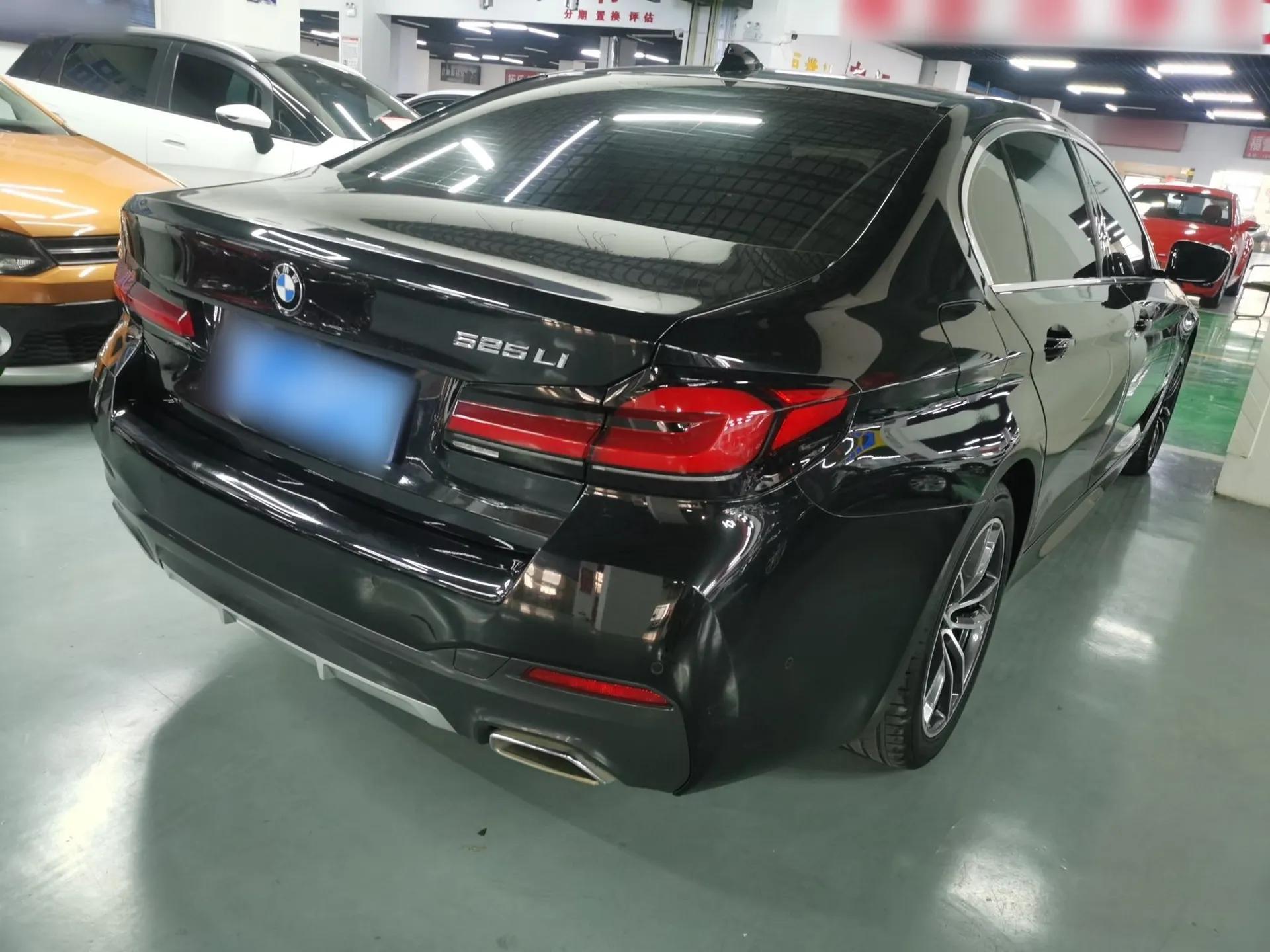 BMW 5 Series 2021 525Li M Sport Package — миниатюра 6