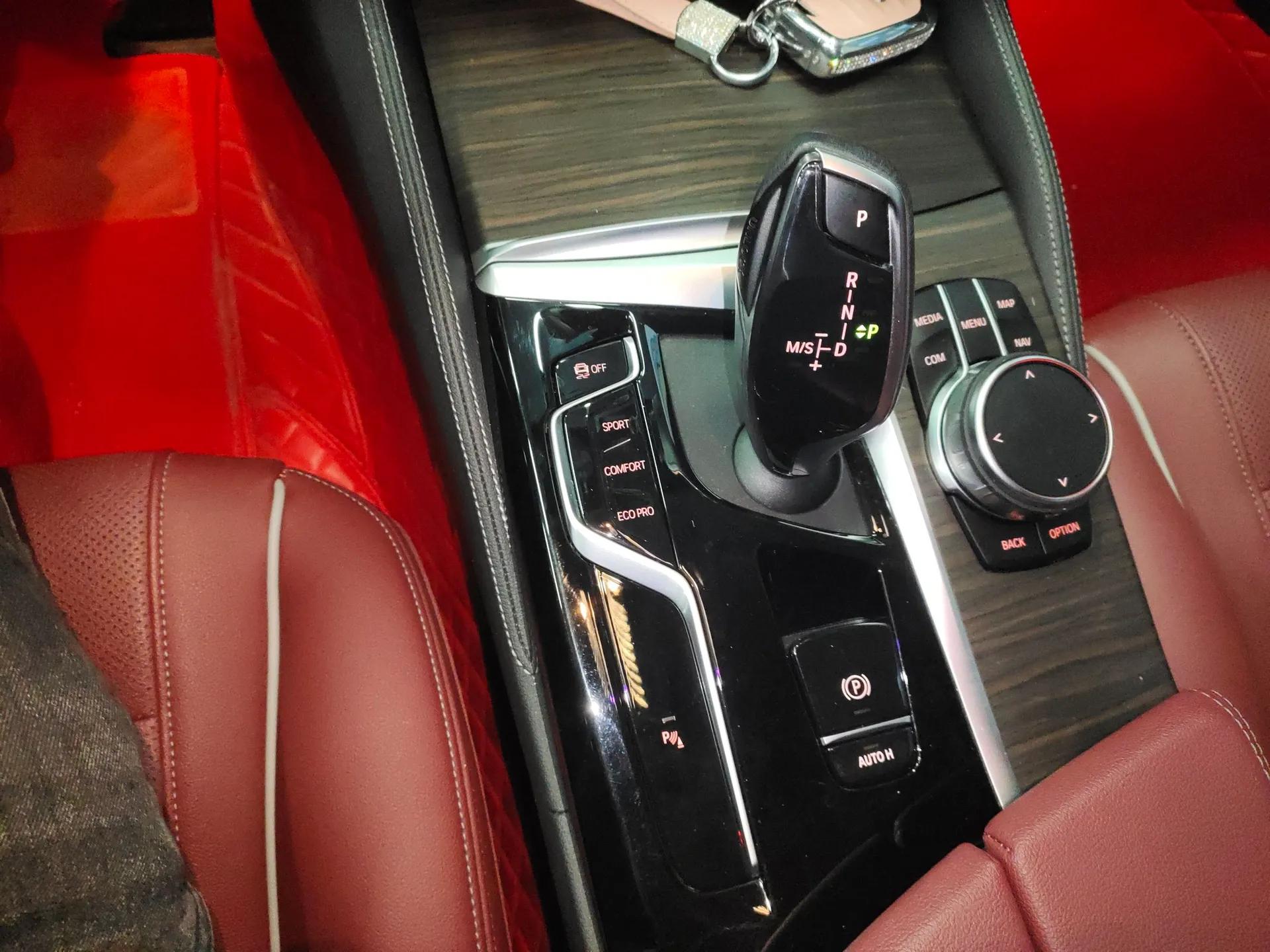 BMW 5 Series 2023 530Li Leading Edition Luxury Package — миниатюра 17