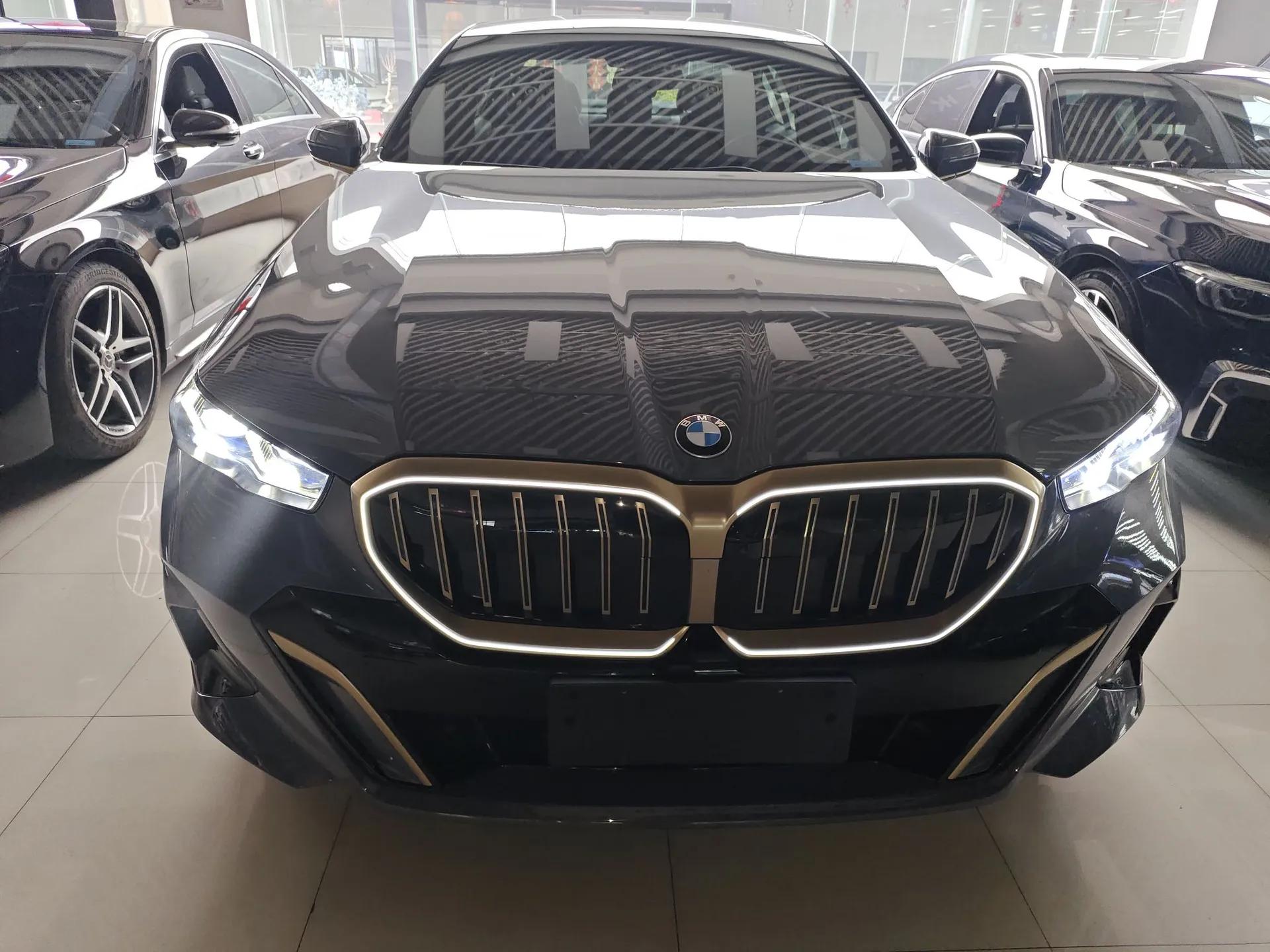 BMW 5 Series 2024 530Li Luxury Edition M Sport Package — миниатюра 2