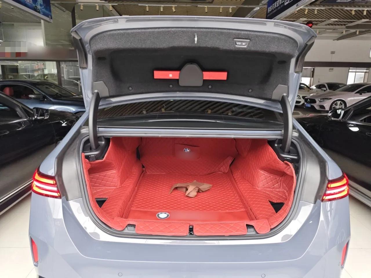 BMW 5 Series 2024 530Li Luxury Edition M Sport Package — миниатюра 22