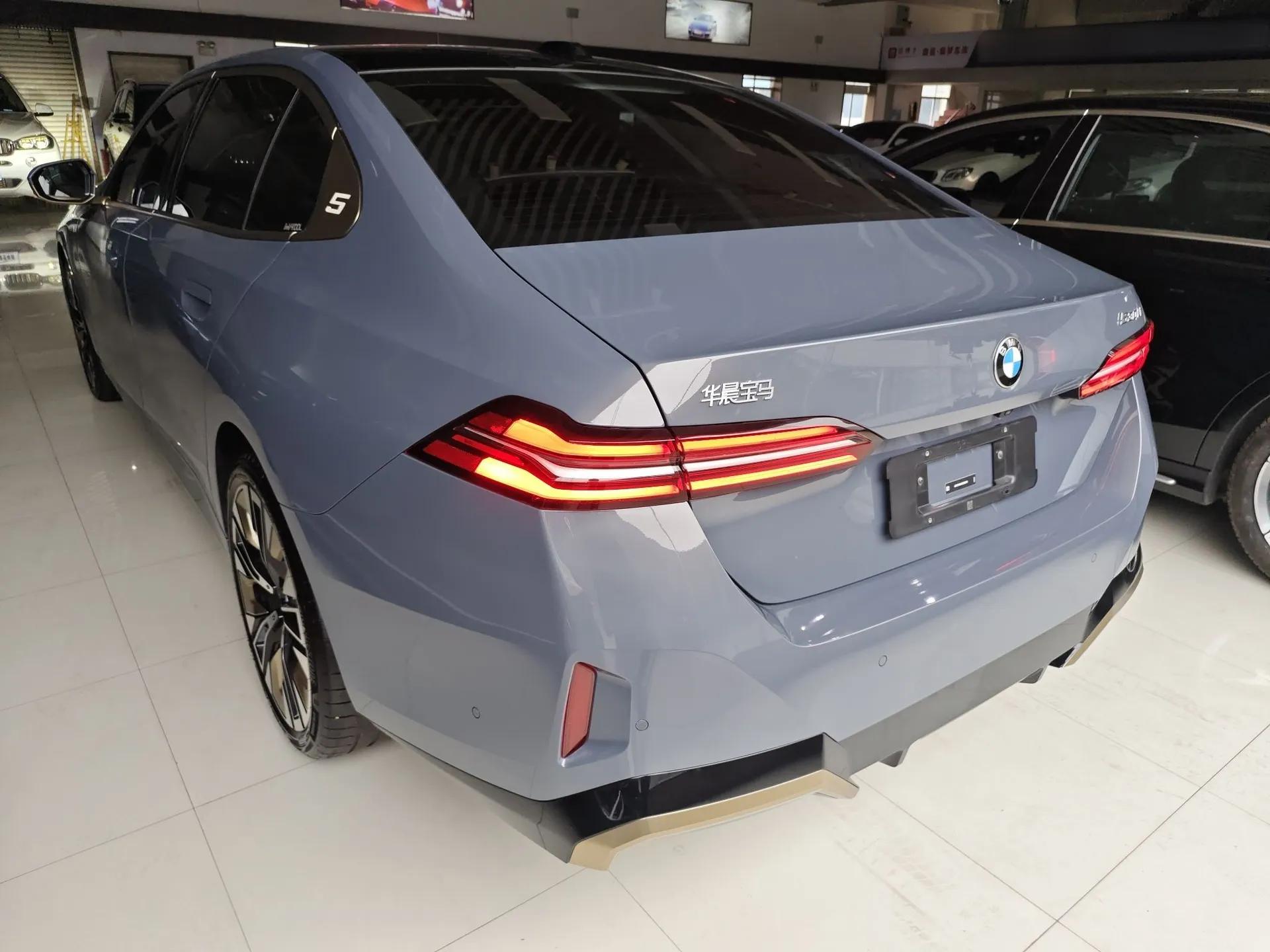 BMW 5 Series 2024 530Li Luxury Edition M Sport Package — миниатюра 4