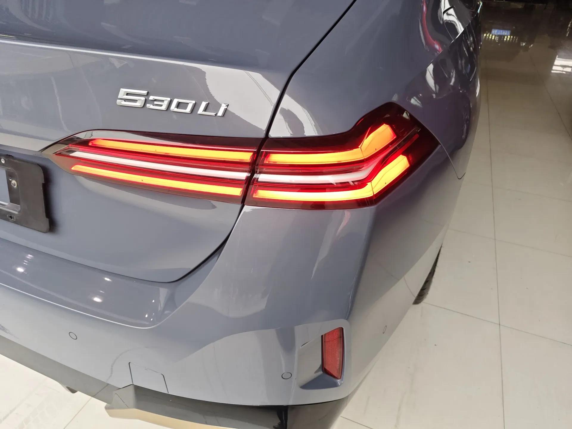 BMW 5 Series 2024 530Li Luxury Edition M Sport Package — миниатюра 7