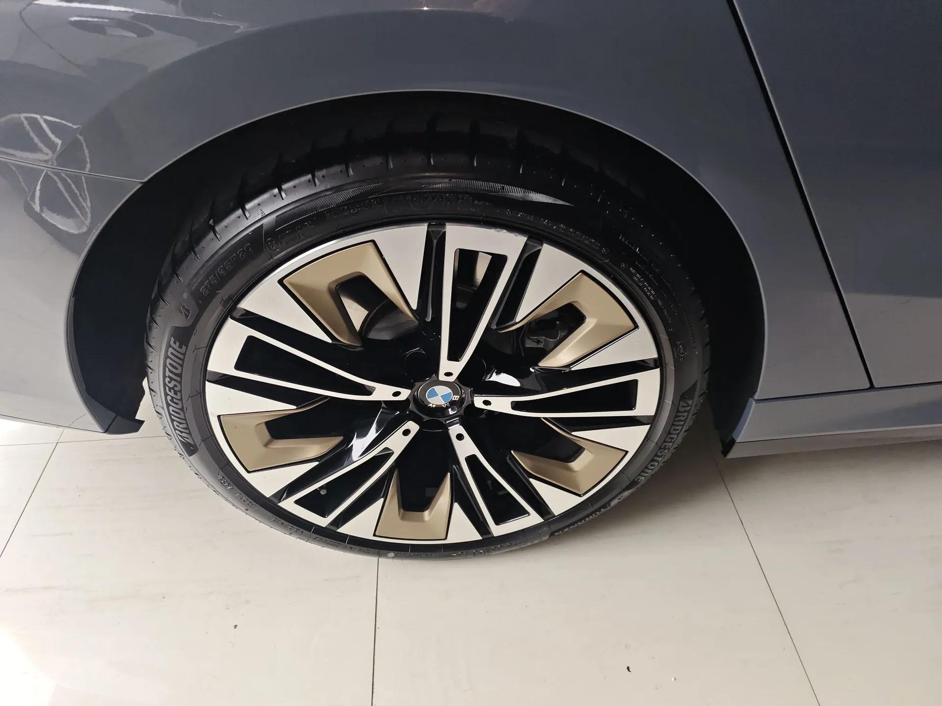 BMW 5 Series 2024 530Li Luxury Edition M Sport Package — миниатюра 10