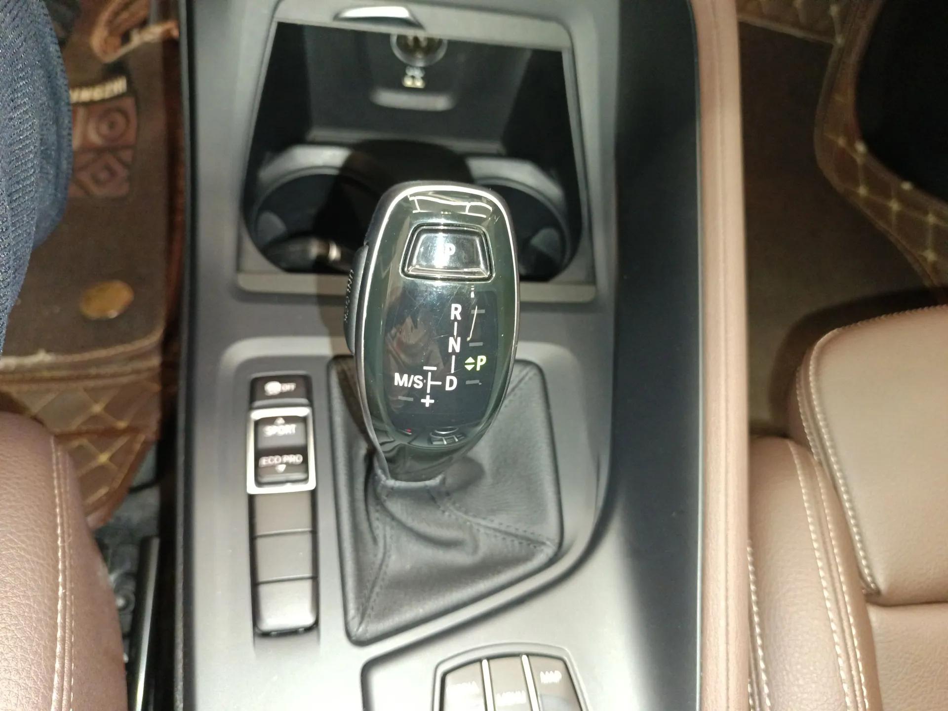 BMW X1 2021 Restyled sDrive25Li Leading Edition — миниатюра 17