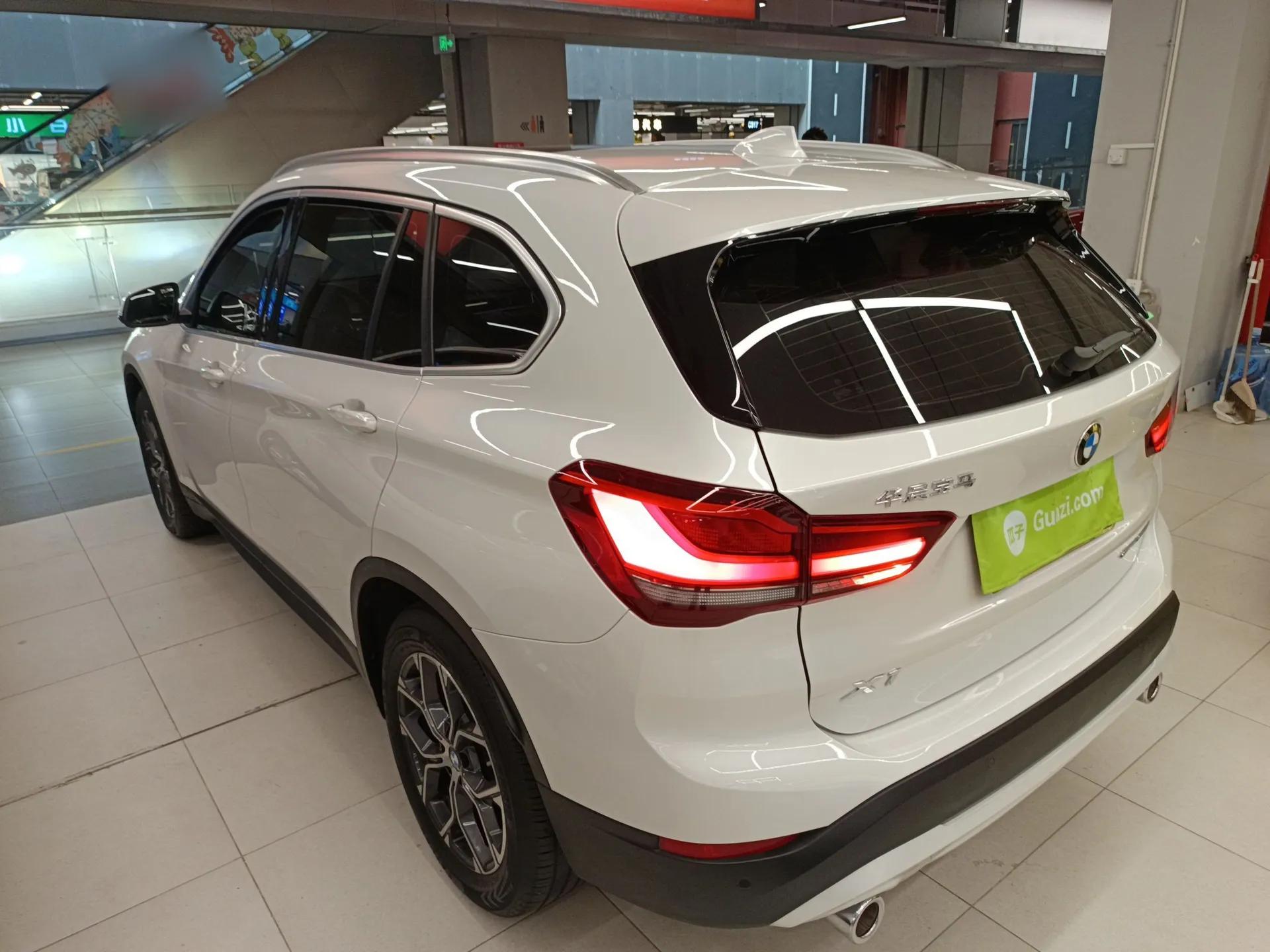 BMW X1 2021 Restyled sDrive25Li Leading Edition — миниатюра 4