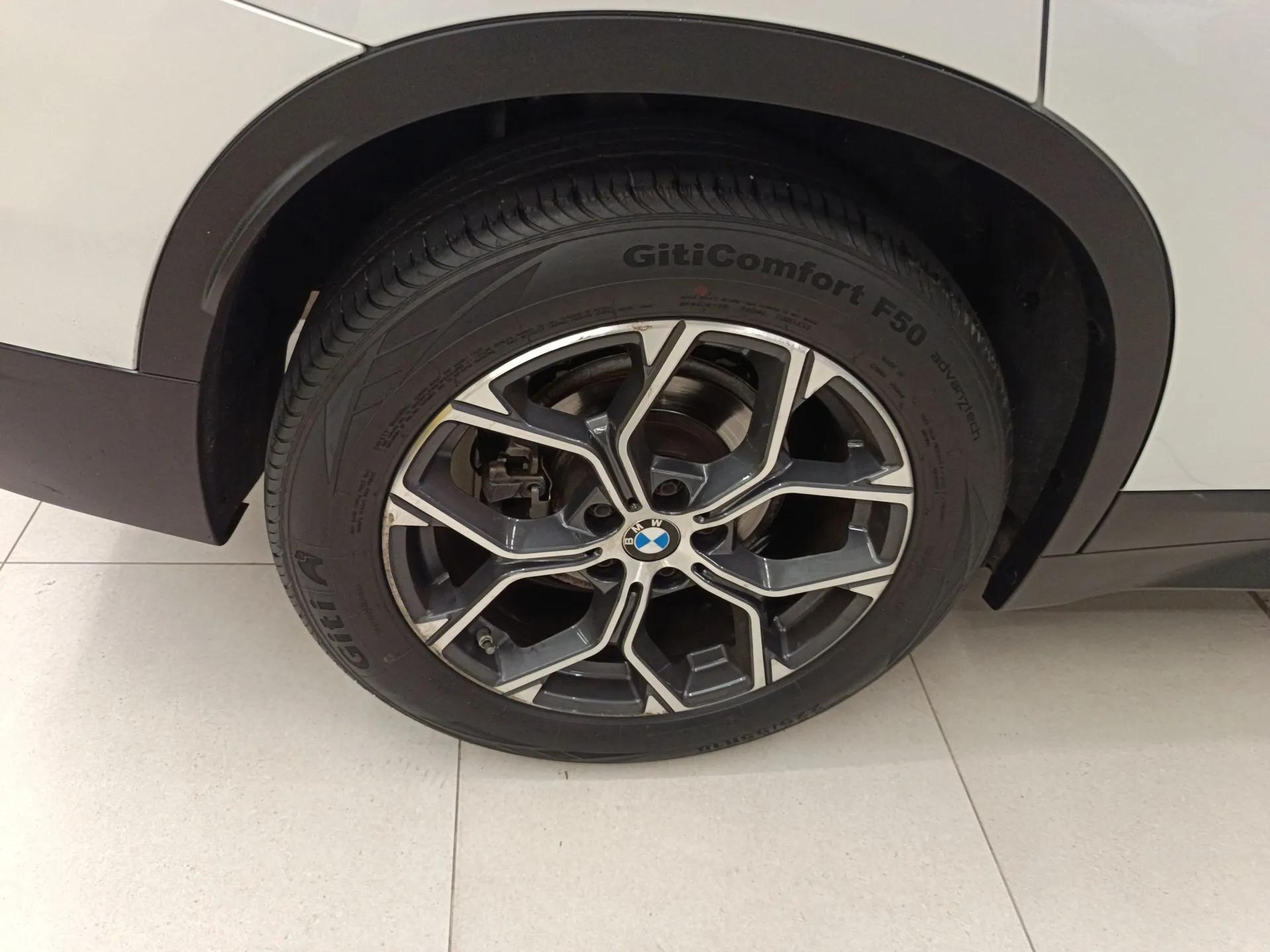 BMW X1 2021 Restyled sDrive25Li Leading Edition — миниатюра 10