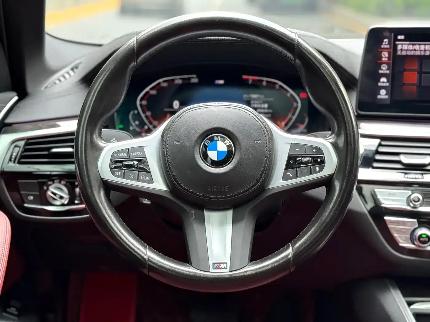 2022 BMW 5 Series 525Li M Sport Package — миниатюра 15
