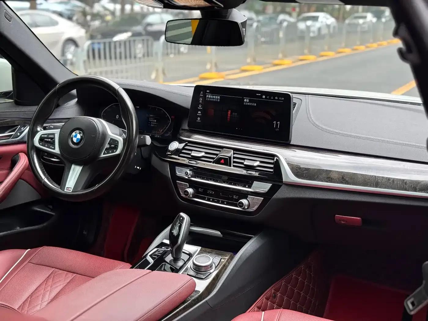 2022 BMW 5 Series 525Li M Sport Package — миниатюра 19