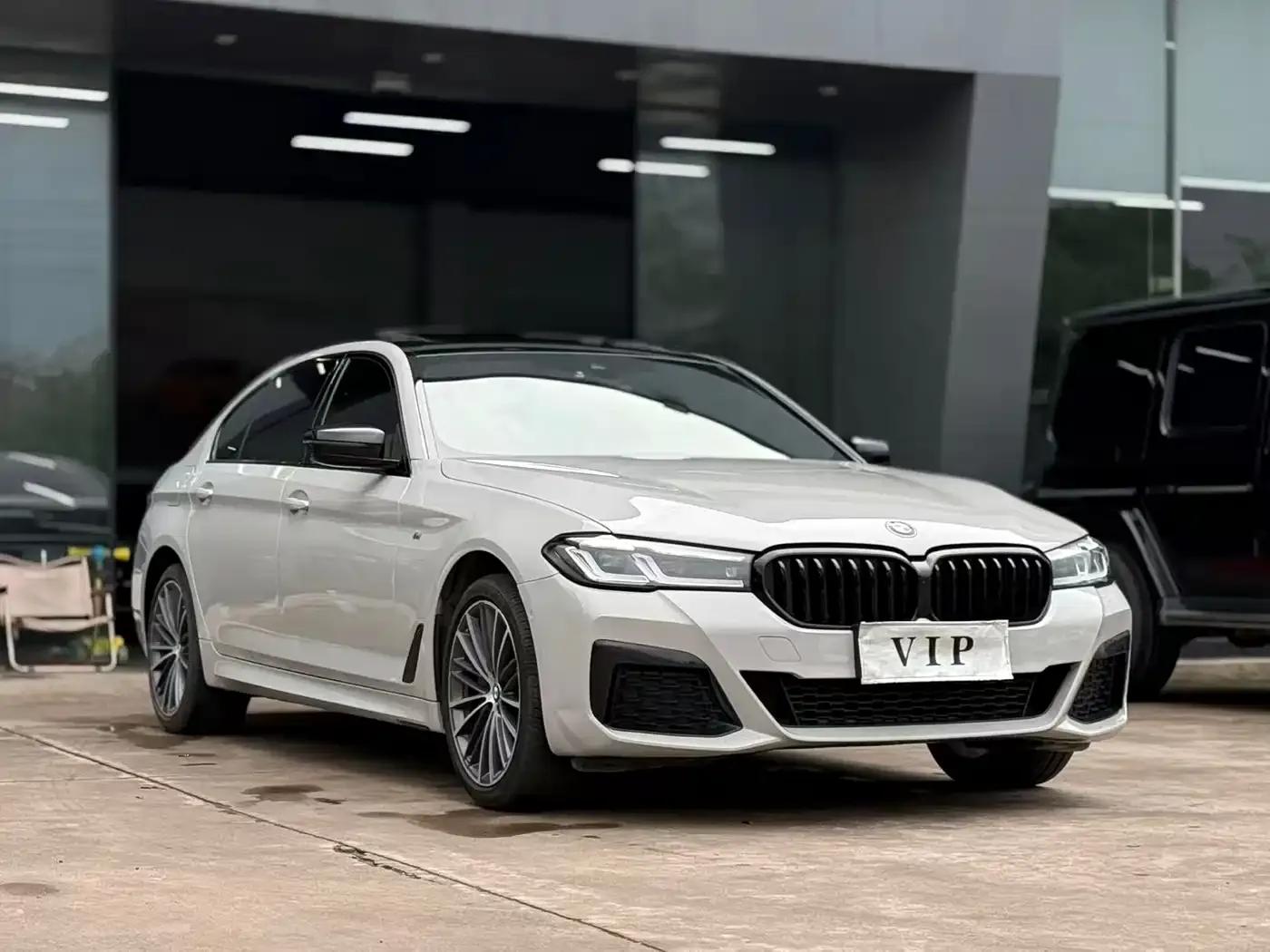 2023 BMW 5 Series 530Li Leading Edition M Sport Package — миниатюра 3