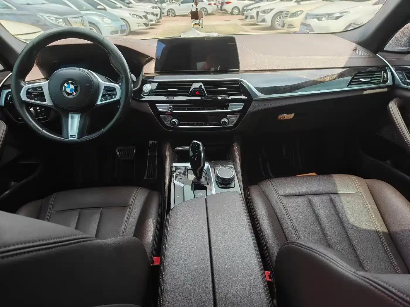 2020 BMW 5 Series 525Li M Sport Package — миниатюра 6