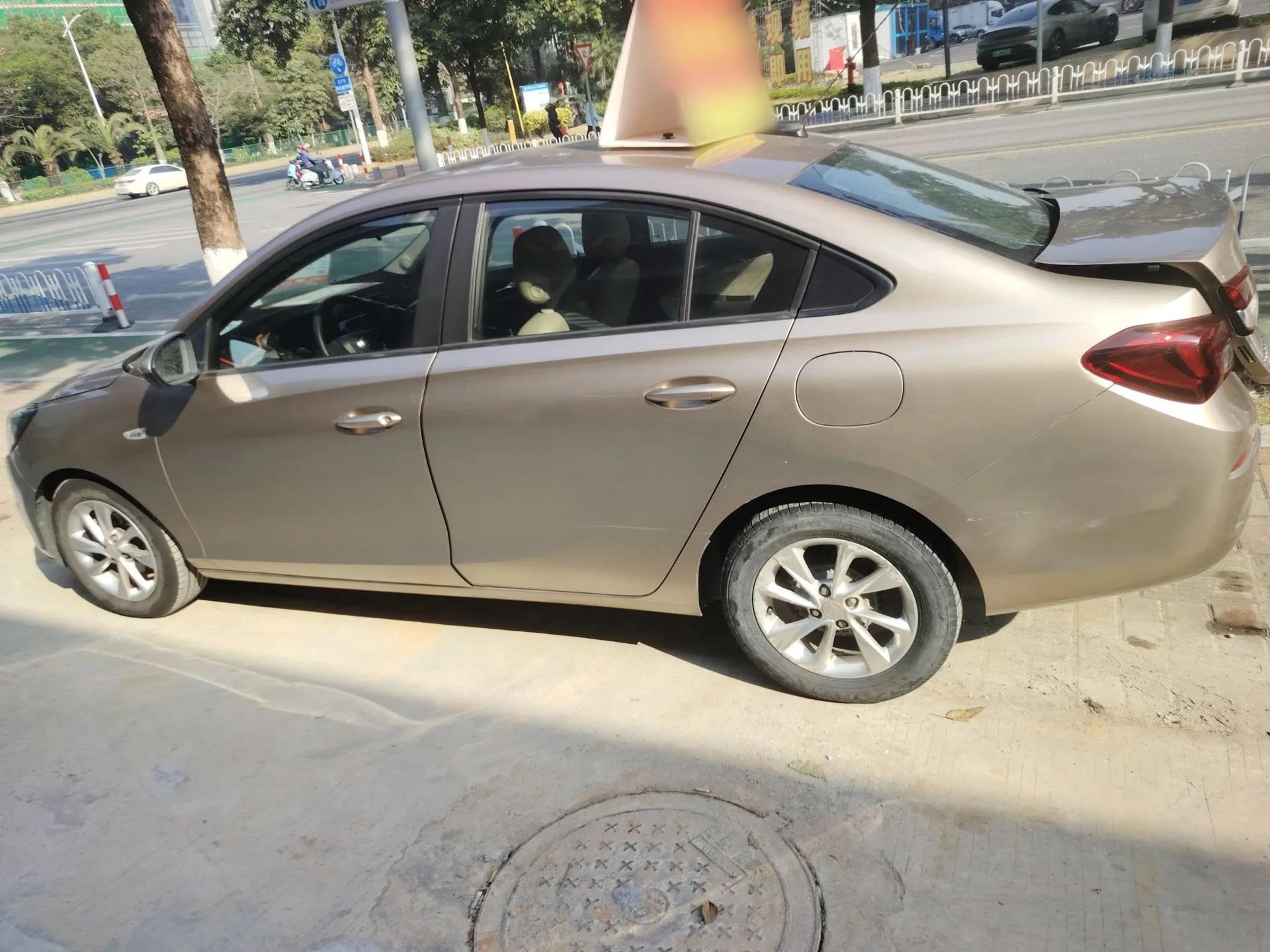 Buick Excelle 2018 15N CVT Elite Edition — миниатюра 5