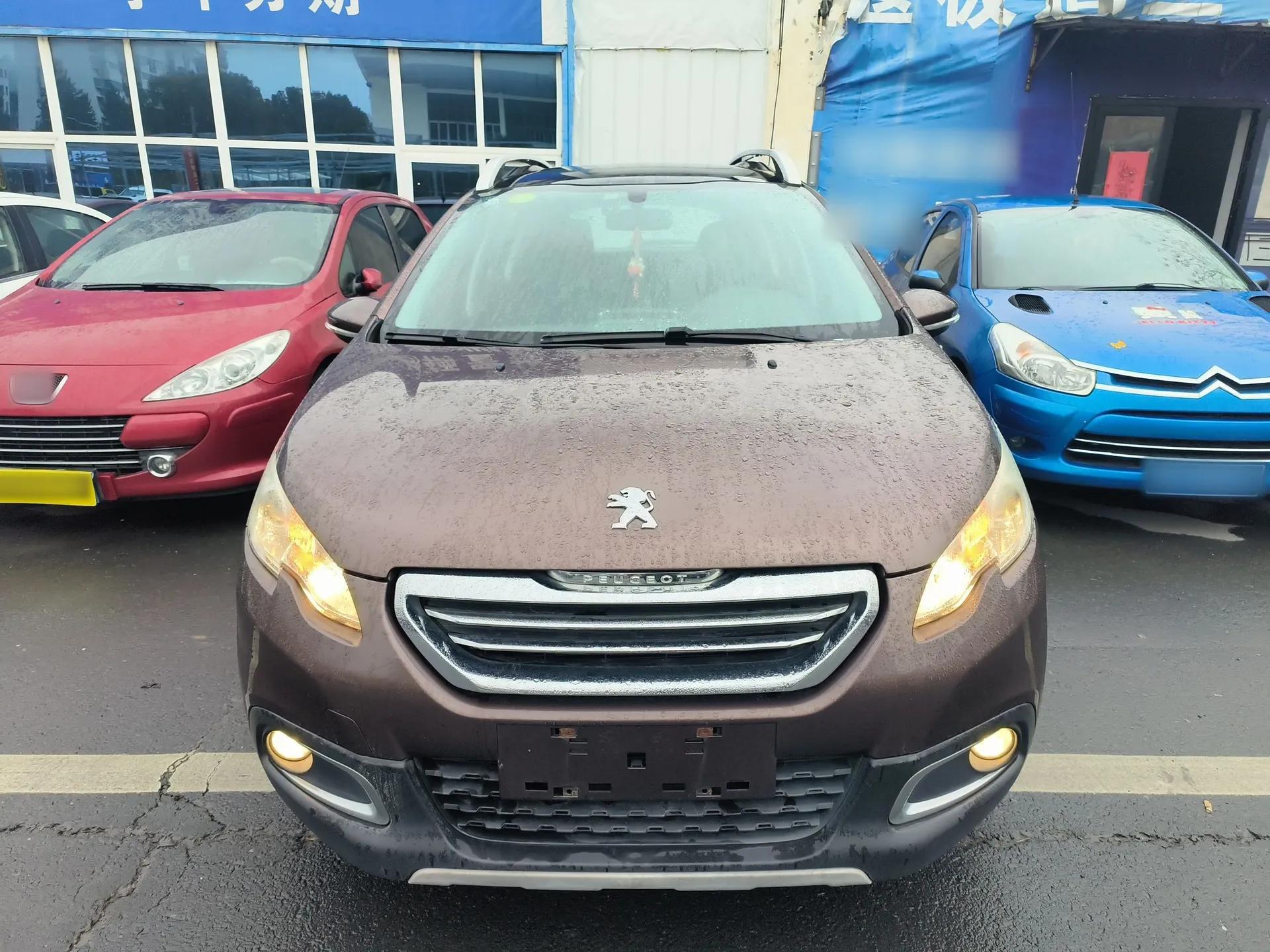 Peugeot 2008 2014 1.6L Automatic Excellence Edition — миниатюра 3