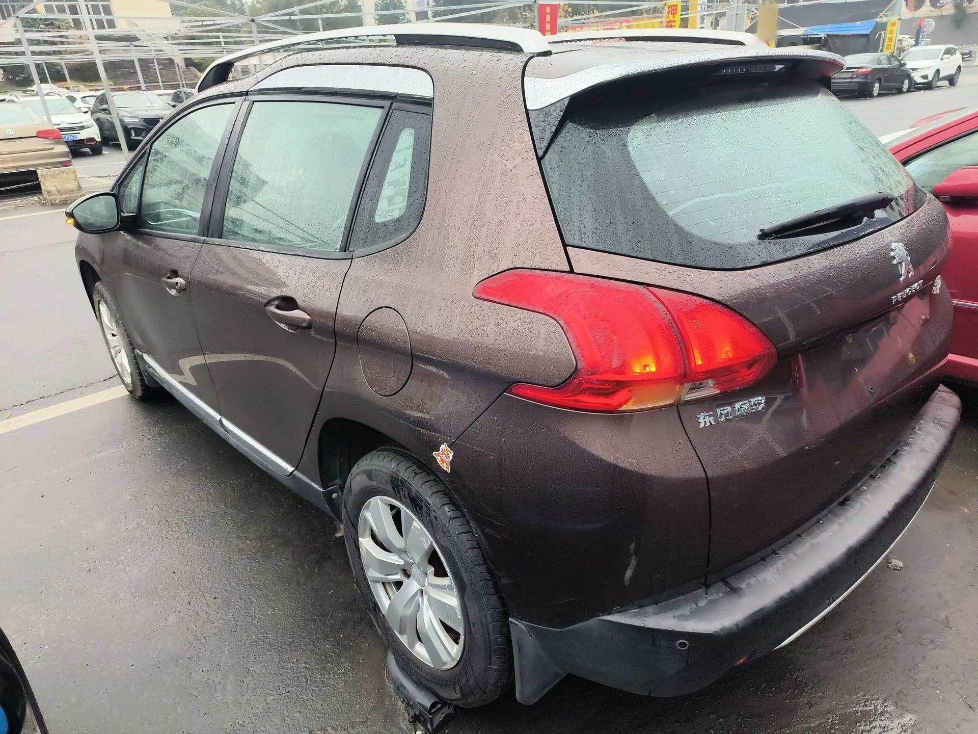 Peugeot 2008 2014 1.6L Automatic Excellence Edition — миниатюра 5