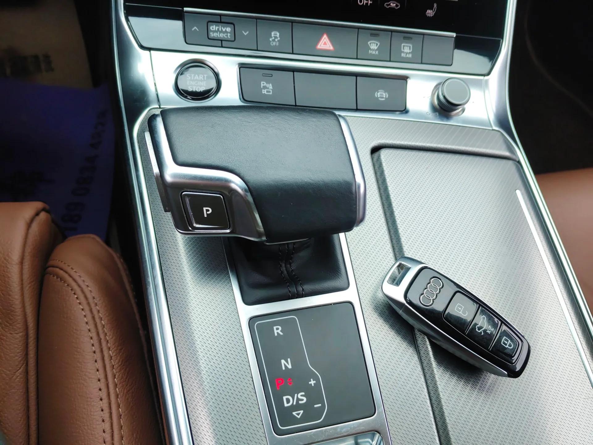 Audi A6L 2021 45 TFSI quattro Prestige Elegant Edition — миниатюра 17
