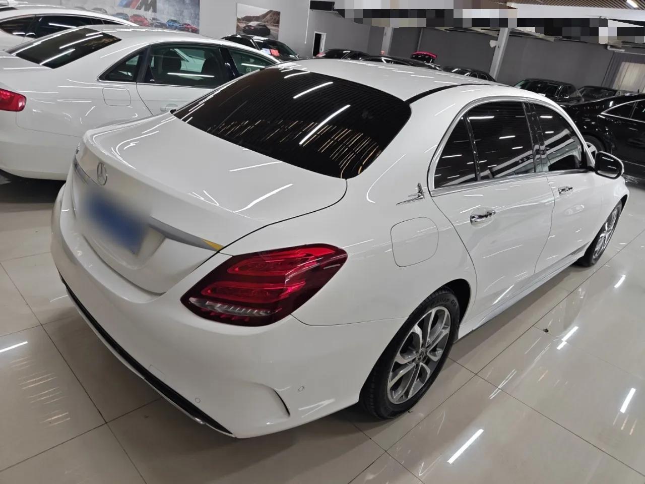 Mercedes-Benz C-Class 2018 C 180 L Fashion Edition Sport Version — миниатюра 4