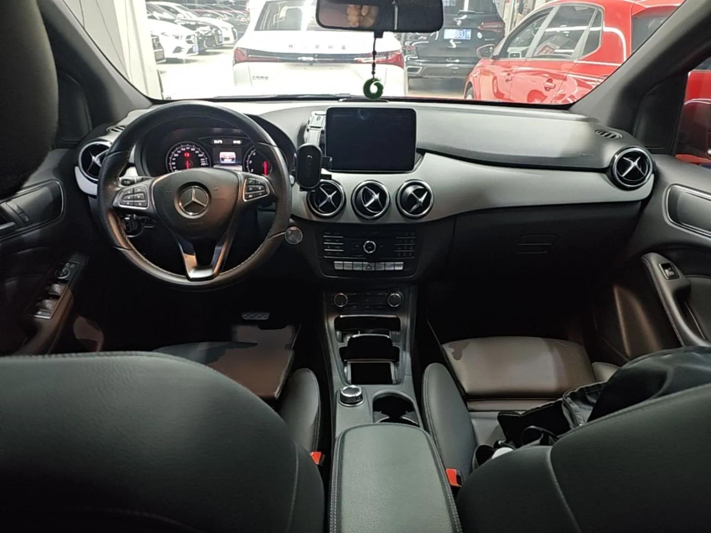 Mercedes-Benz B-Class 2017 B 200 Sport Edition — миниатюра 13