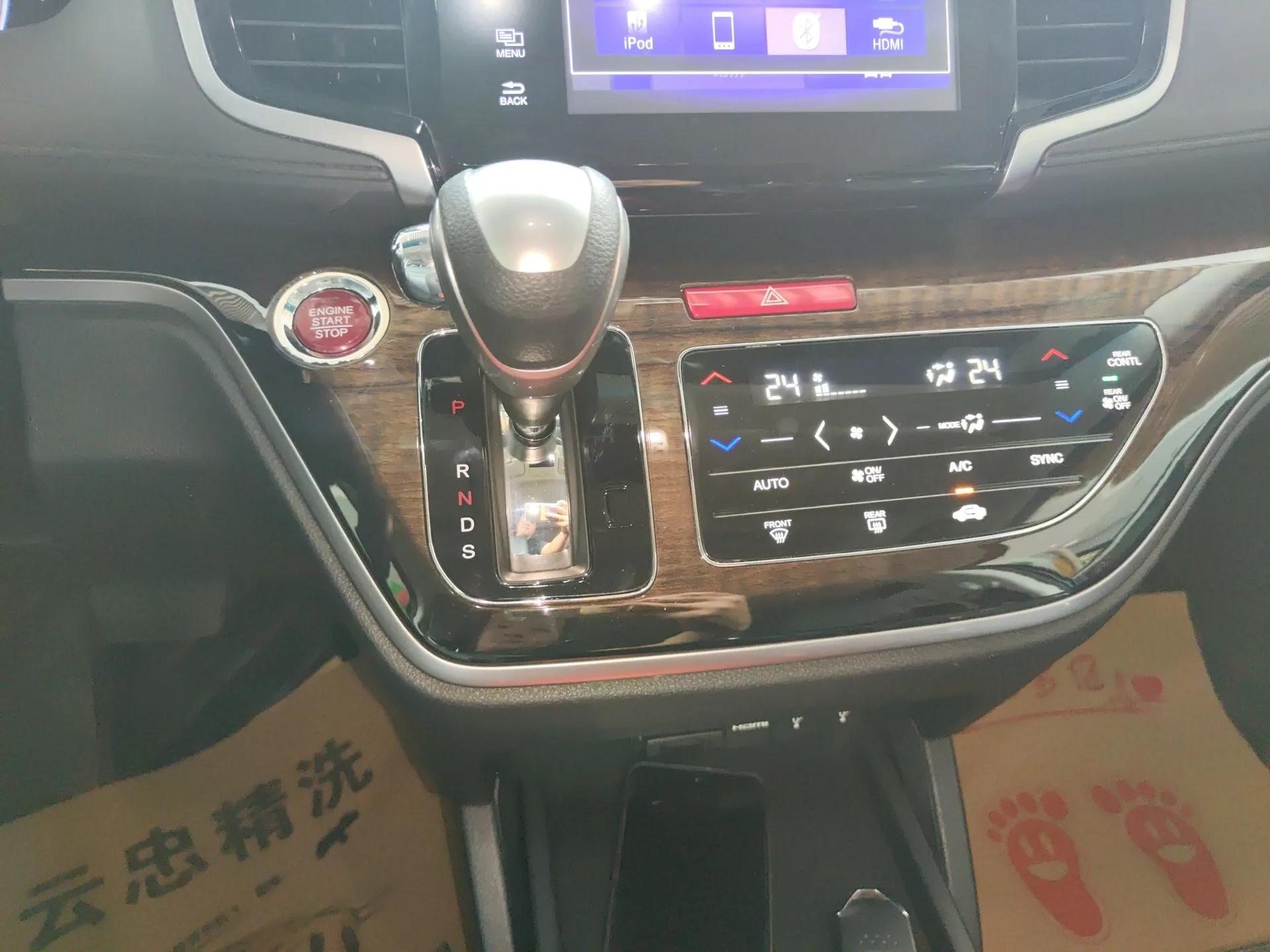 Honda Odyssey 2017 2.4L Smart Edition — миниатюра 17