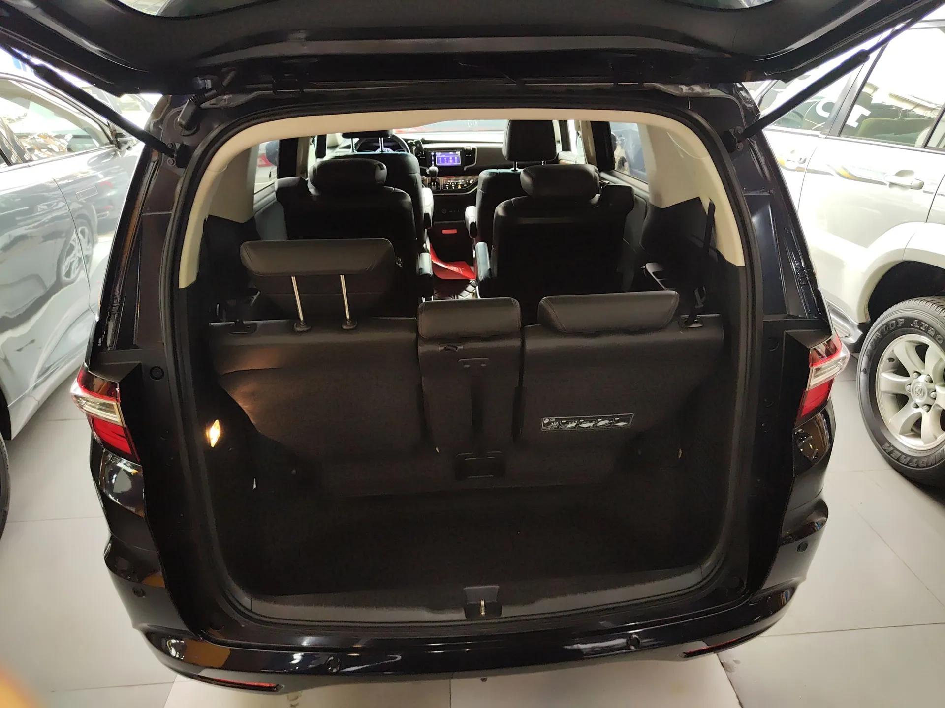 Honda Odyssey 2017 2.4L Smart Edition — миниатюра 22