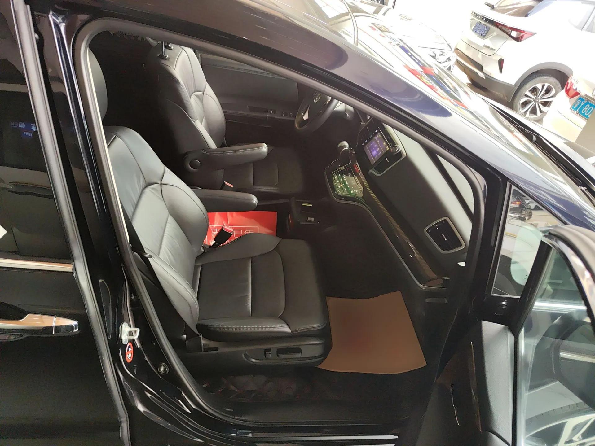 Honda Odyssey 2017 2.4L Smart Edition — миниатюра 23
