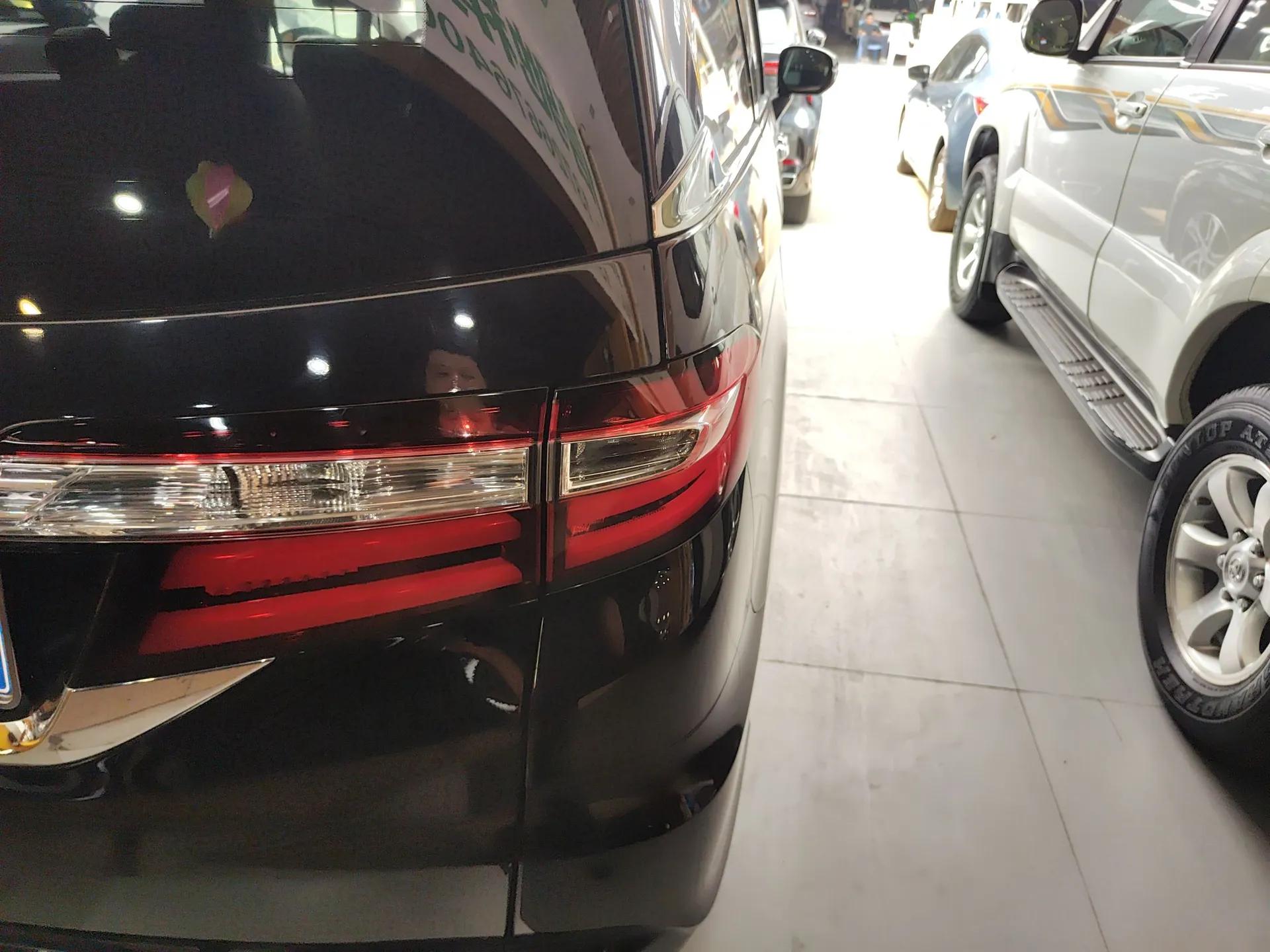 Honda Odyssey 2017 2.4L Smart Edition — миниатюра 7