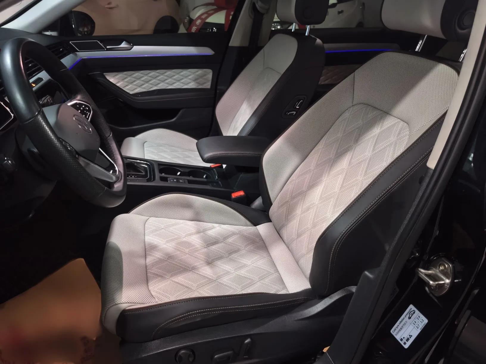 Volkswagen Magotan 2023 2 Million Units Limited Edition 330TSI DSG Leading Version — миниатюра 17