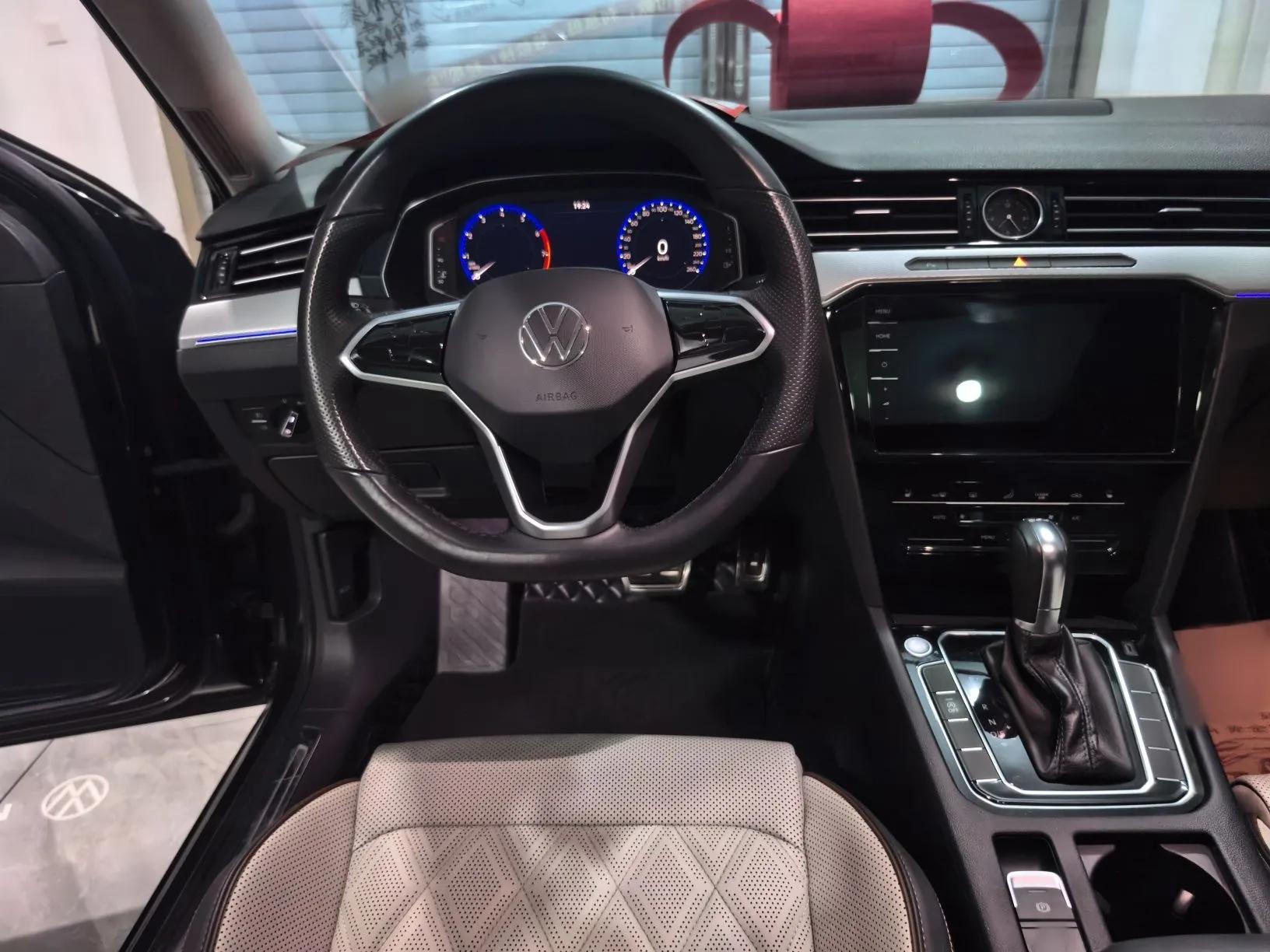 Volkswagen Magotan 2023 2 Million Units Limited Edition 330TSI DSG Leading Version — миниатюра 19