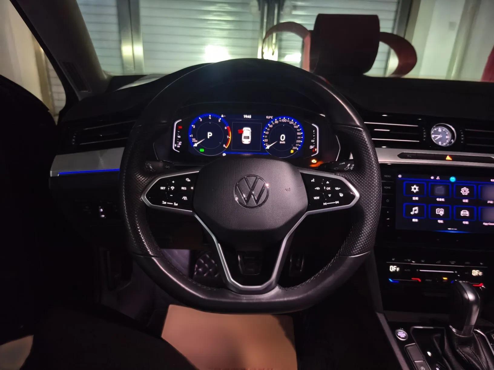 Volkswagen Magotan 2023 2 Million Units Limited Edition 330TSI DSG Leading Version — миниатюра 10
