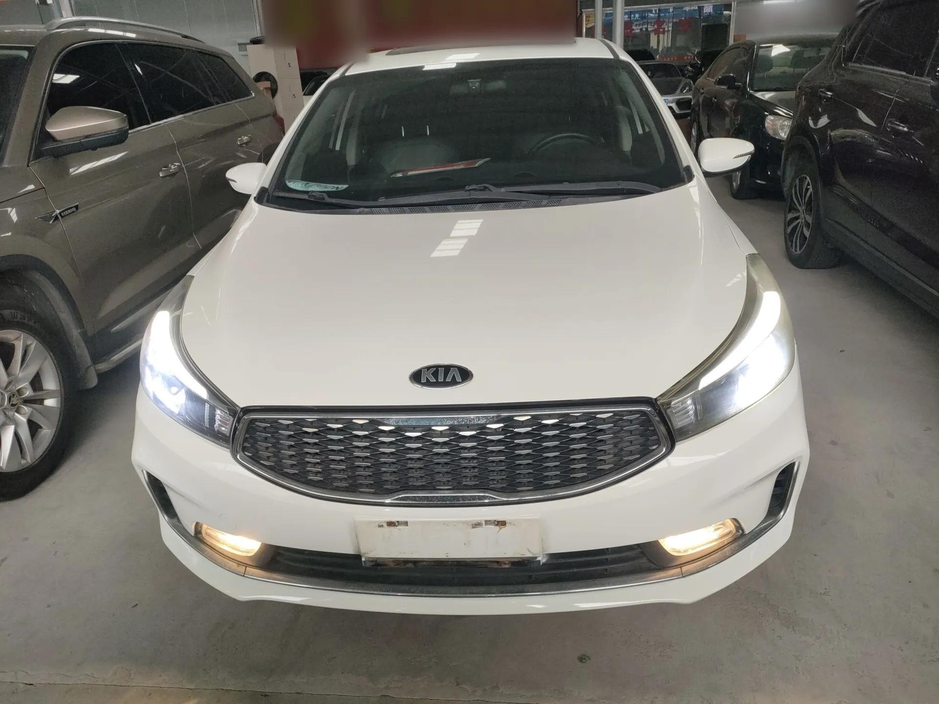 Kia K3 2017 1.6L Automatic 15th Anniversary Special Edition GLS — миниатюра 2
