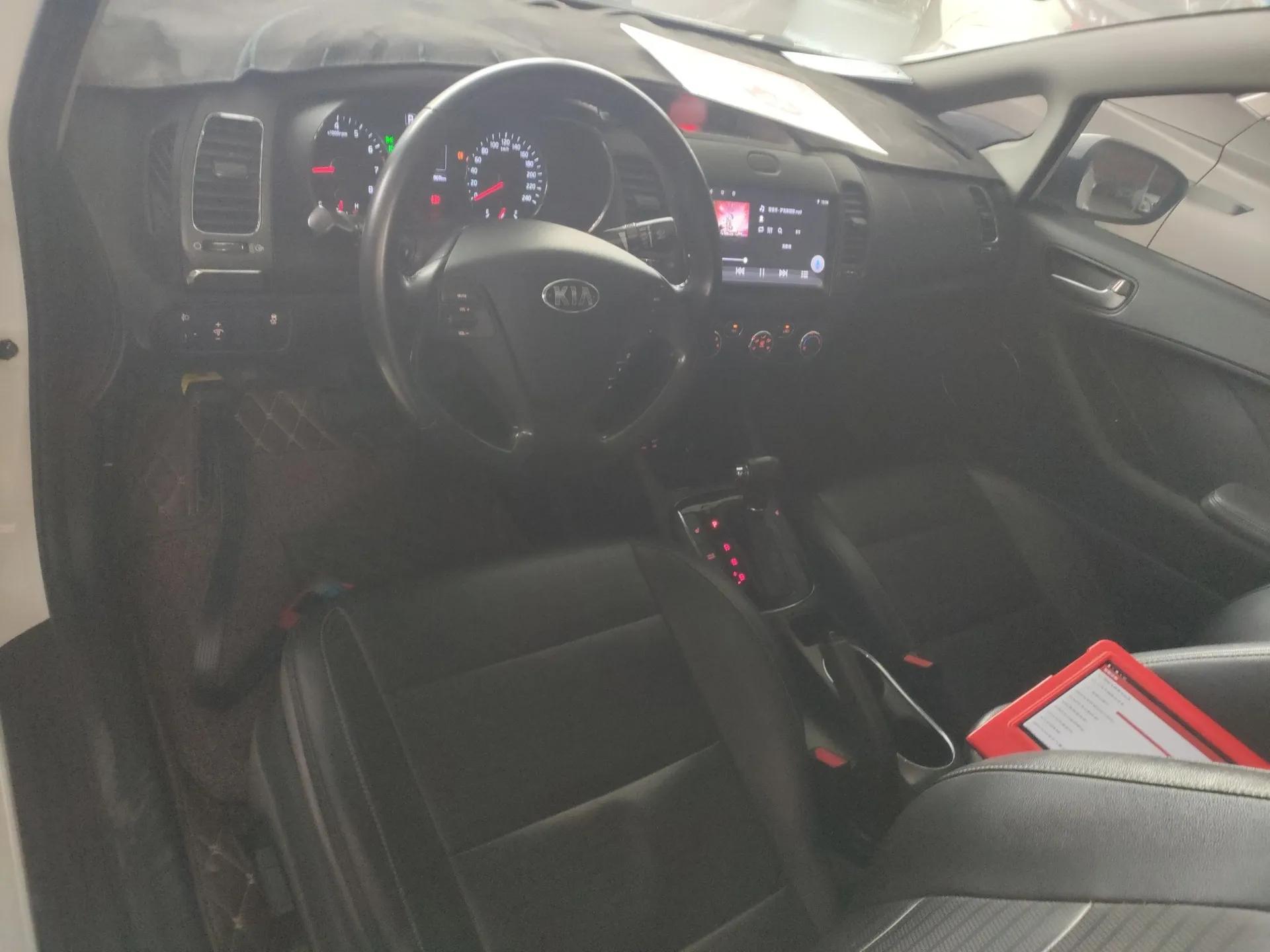 Kia K3 2017 1.6L Automatic 15th Anniversary Special Edition GLS — миниатюра 12