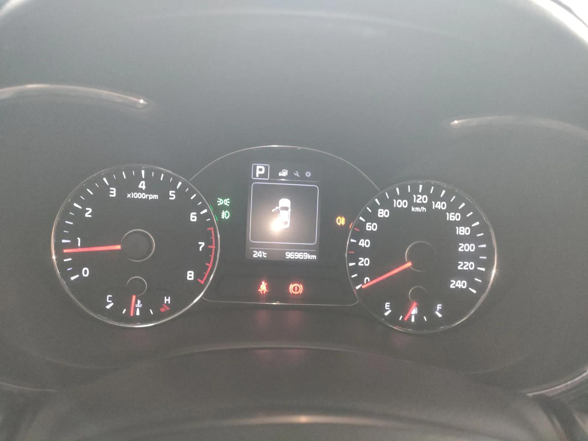 Kia K3 2017 1.6L Automatic 15th Anniversary Special Edition GLS — миниатюра 14