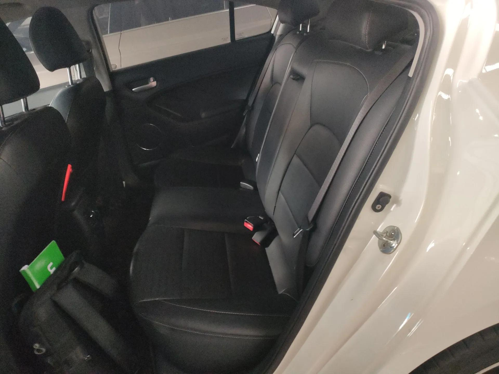 Kia K3 2017 1.6L Automatic 15th Anniversary Special Edition GLS — миниатюра 19
