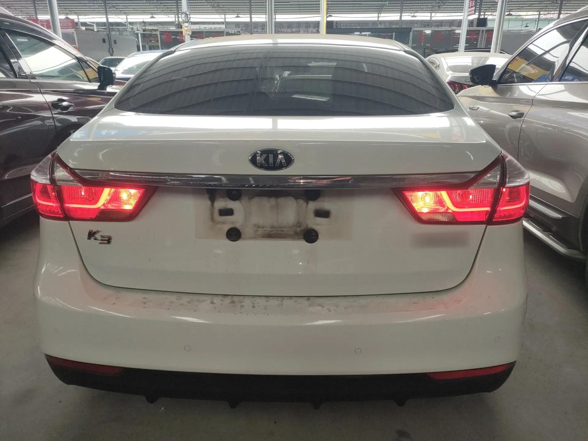 Kia K3 2017 1.6L Automatic 15th Anniversary Special Edition GLS — миниатюра 3